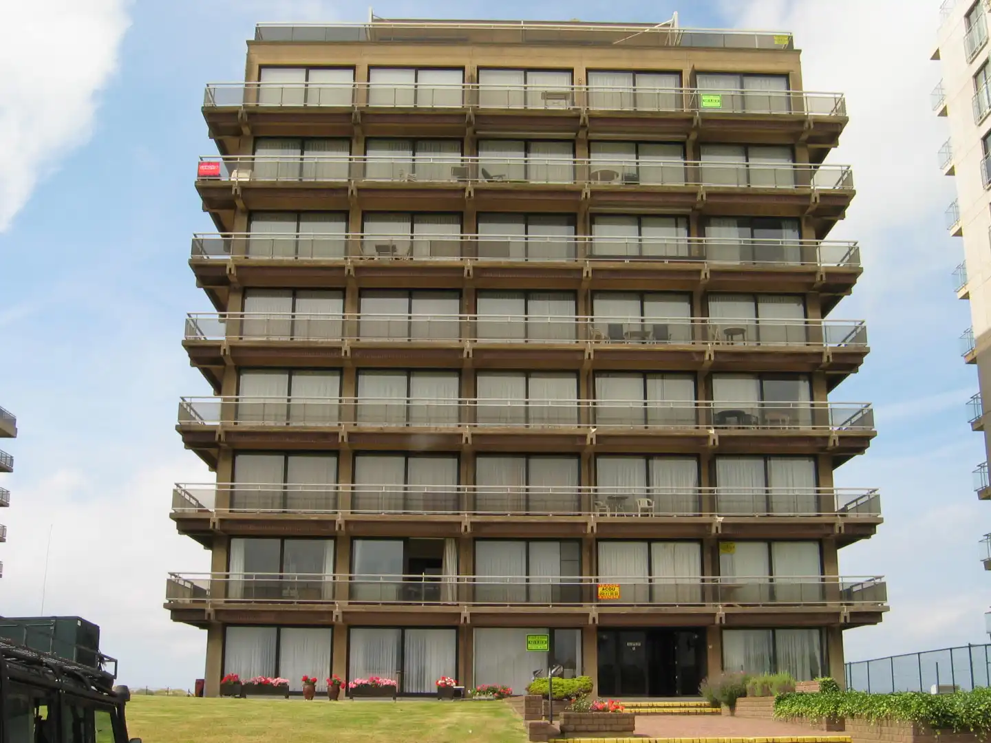 Parkeerplaats te koop foto {{pictureIndex}}