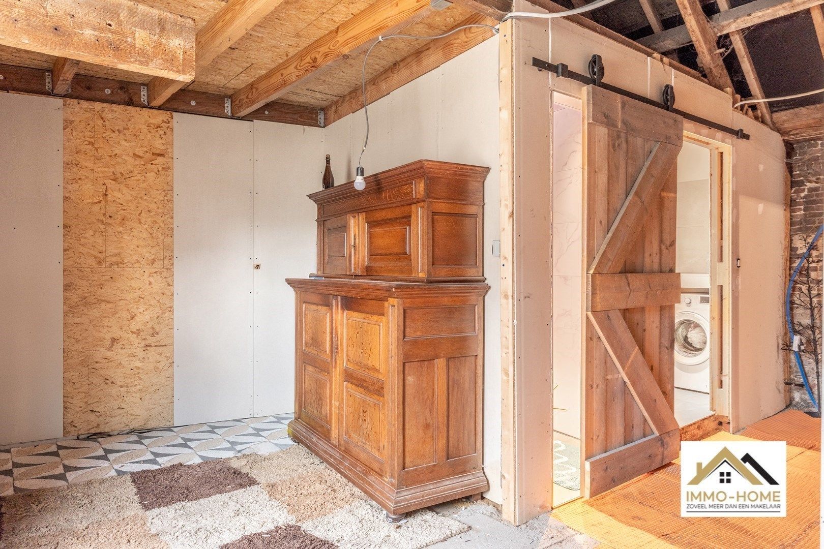 Ruime gerenoveerde woning met ruime grond!  foto 29