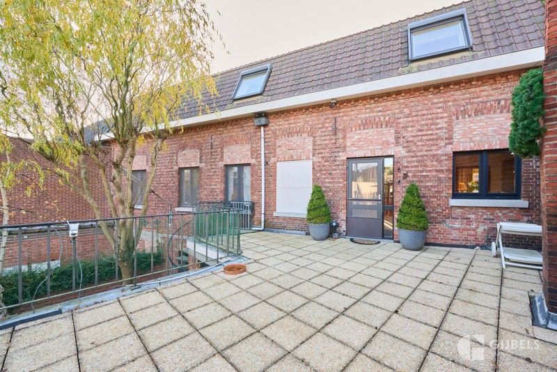 Ruim appartement van maar liefst 280m² met 3 of meer slaapkamers, gelegen in het hart van Peer! foto 18