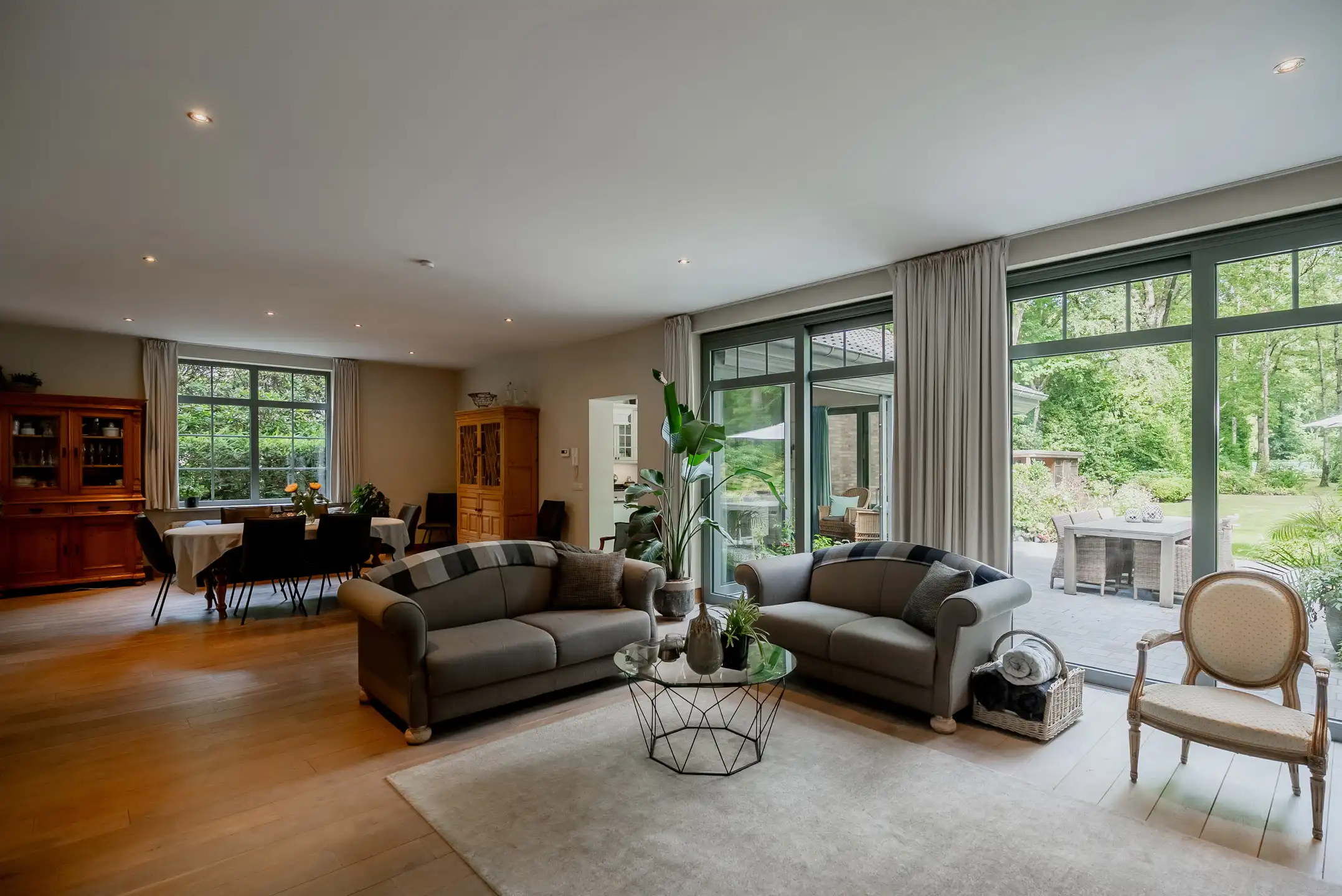 Prestigieuze villa met afzonderlijke woonunit en royale tuin nabij de Kalmthoutse Heide foto 7
