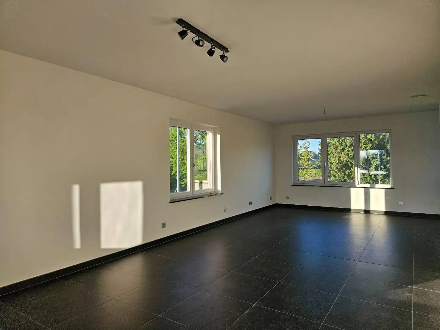 Duplexappartement met 2 slaapkamers en ruim terras in Geel-Punt! foto 5