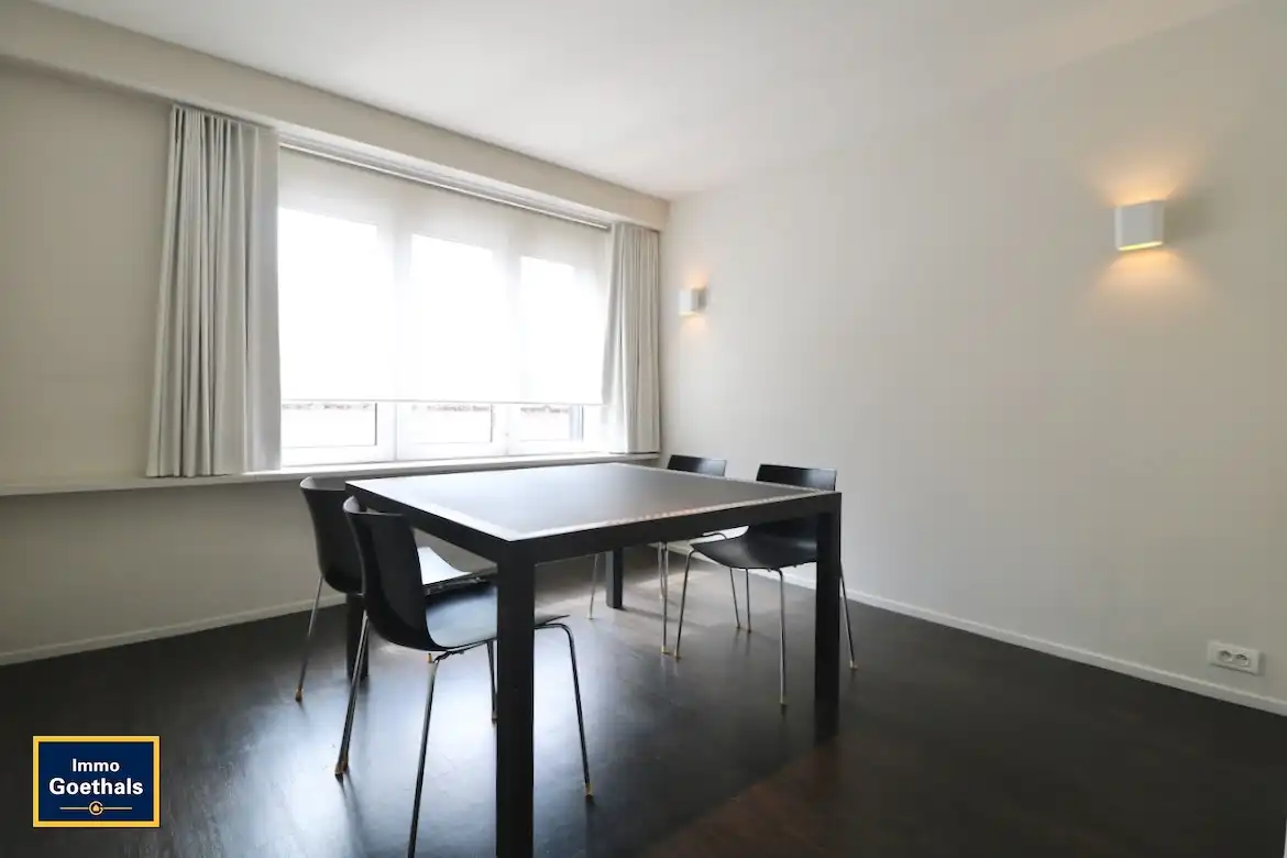 Luxe appartement met zicht op de Leie en de Broeltorens. 2 kamers en terras. foto 8