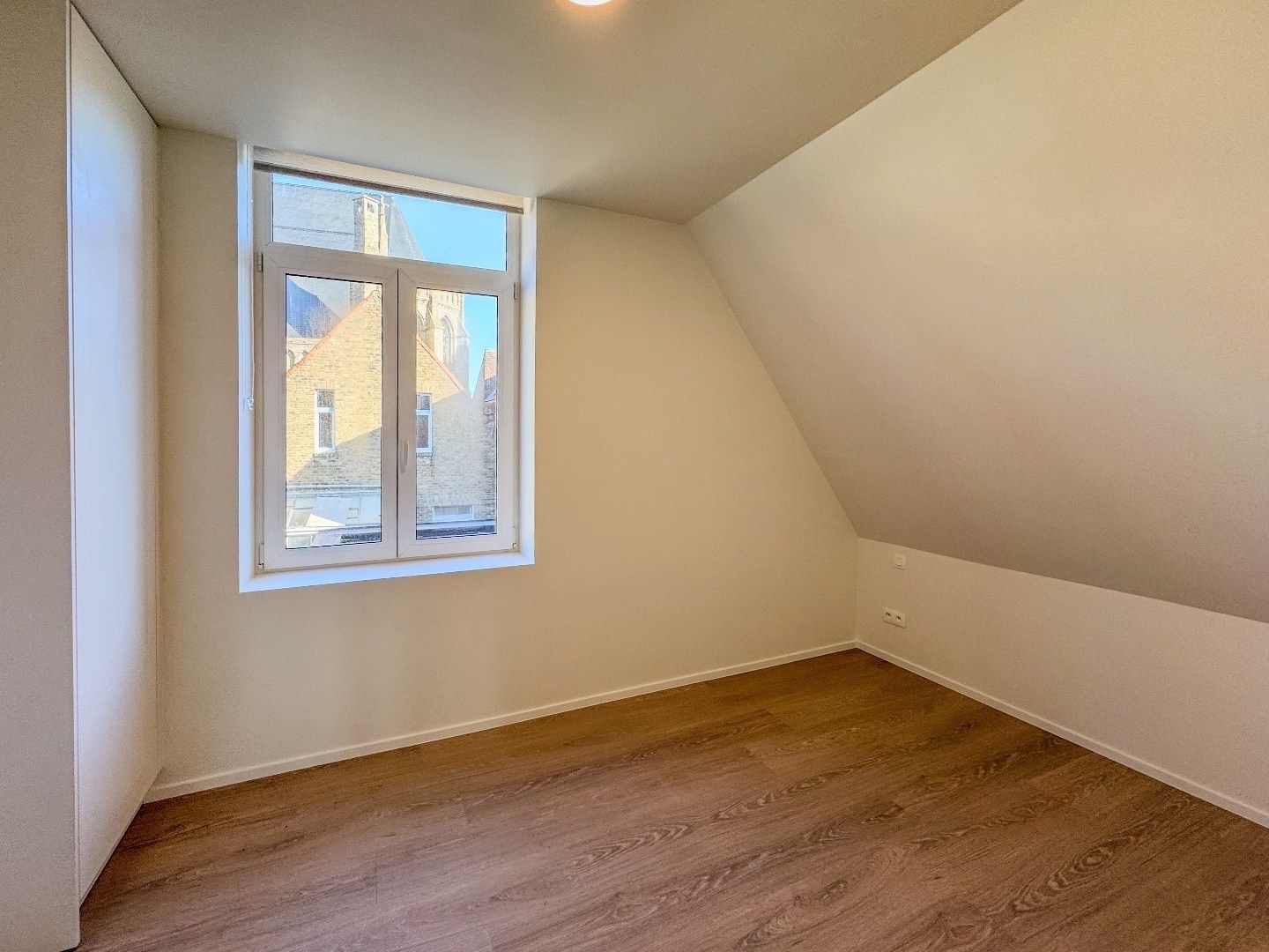 Ruim appartement met 3 slaapkamers en terras in het centrum. foto 22