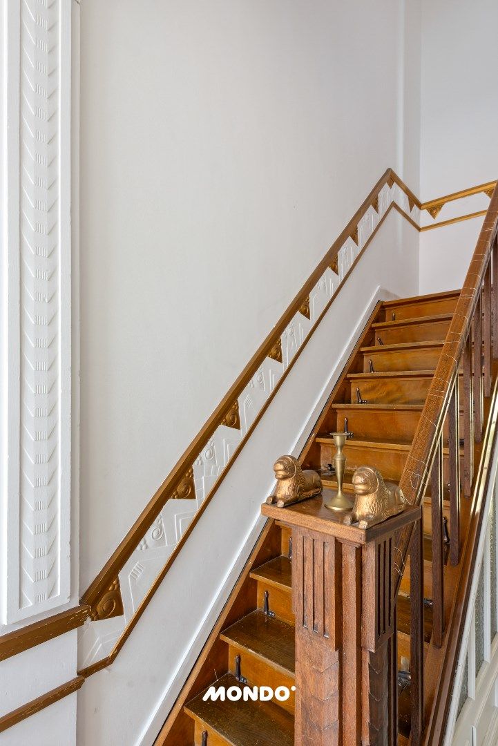 Karaktervolle woning met hangaar! foto 6