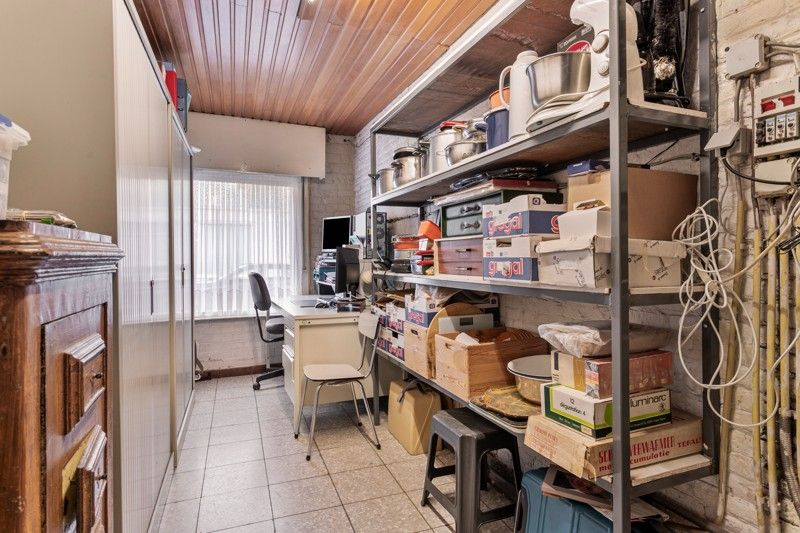 Alleenstaande woning met magazijn/loods TE KOOP in hartje Dentergem! foto 11