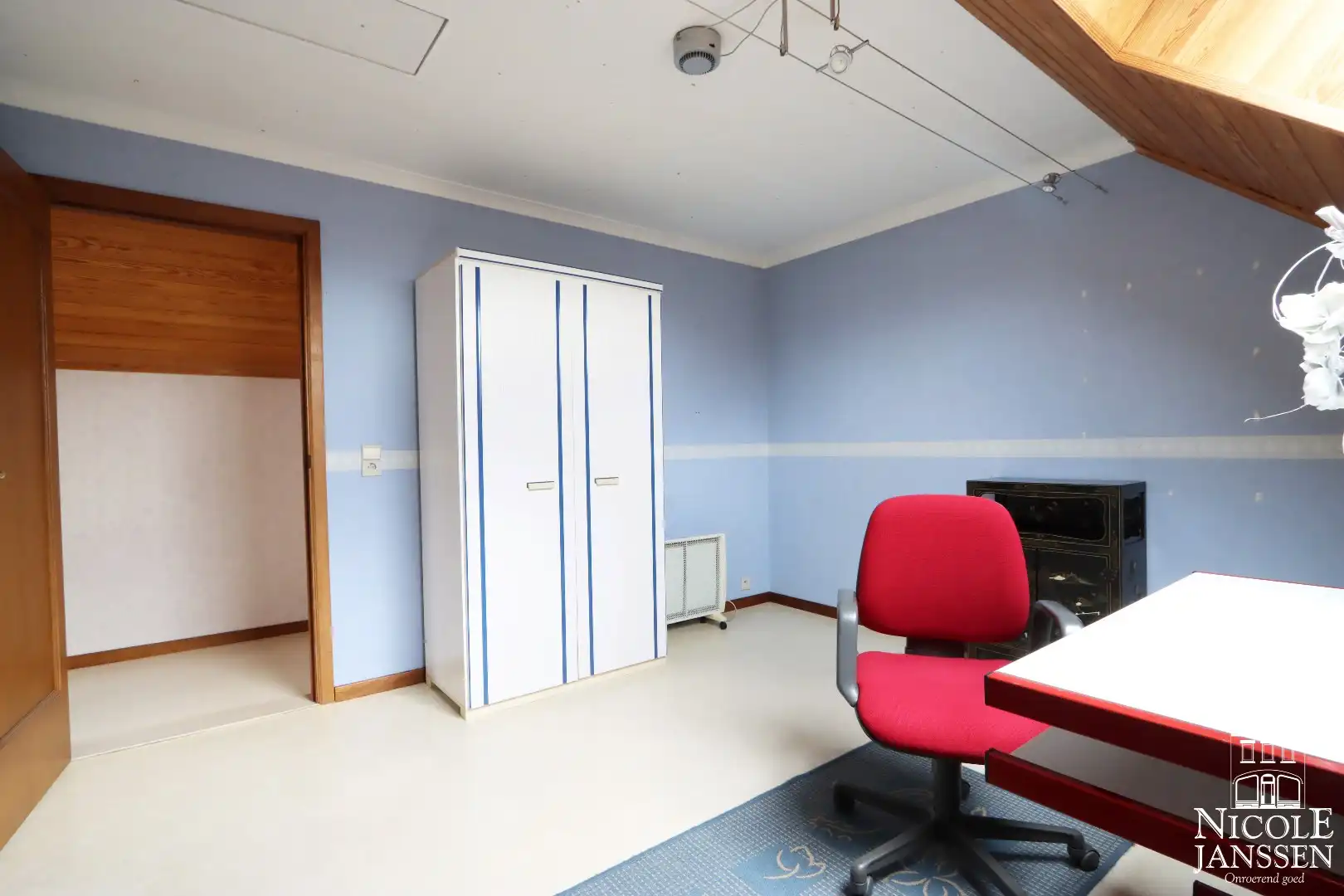 Instapklare en ruime gezinswoning met garage en diepe tuin in het gezellige Beek foto 19