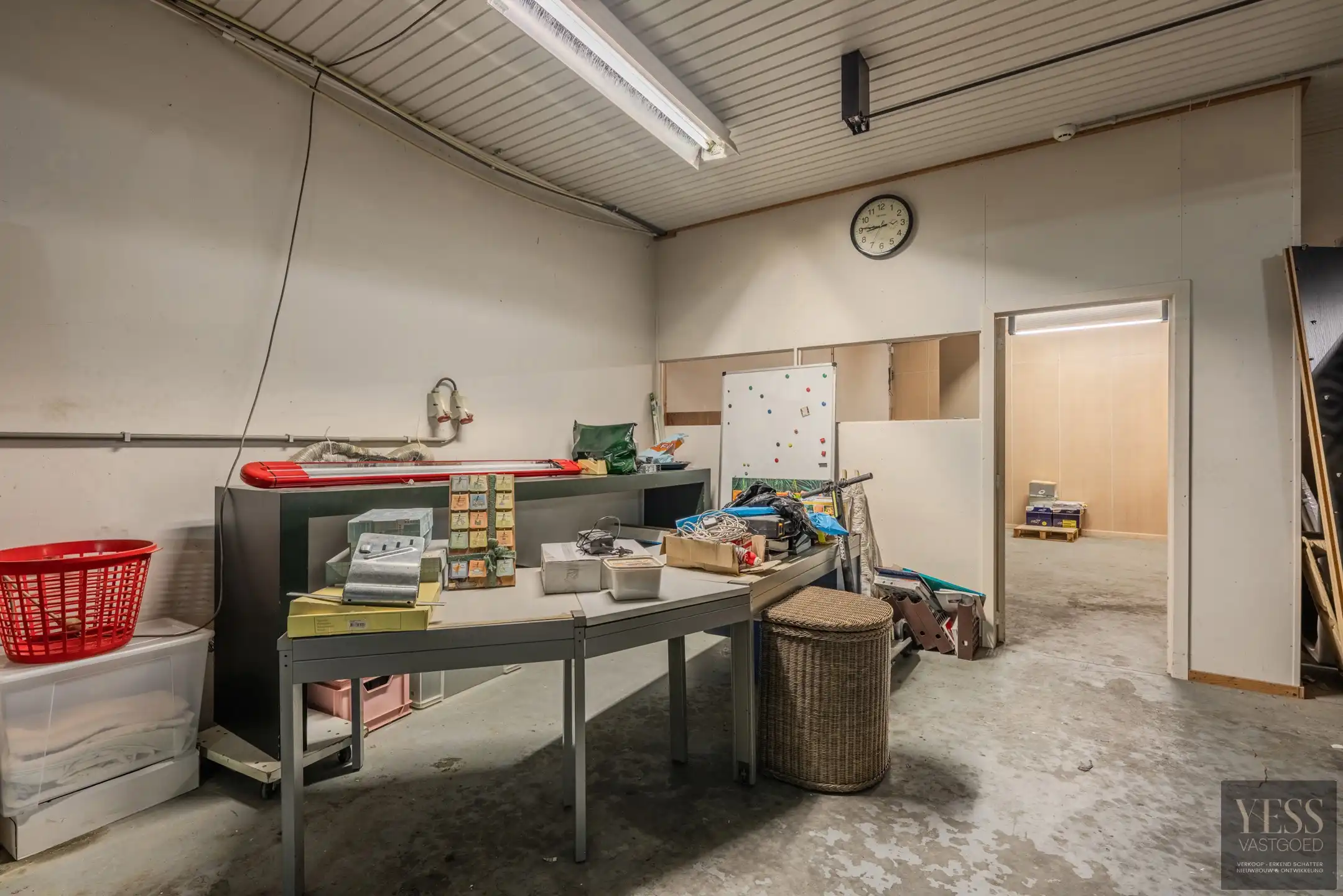 Atelier/magazijn 475m2 met winkelruimte, bureau te Oudenburg foto 10