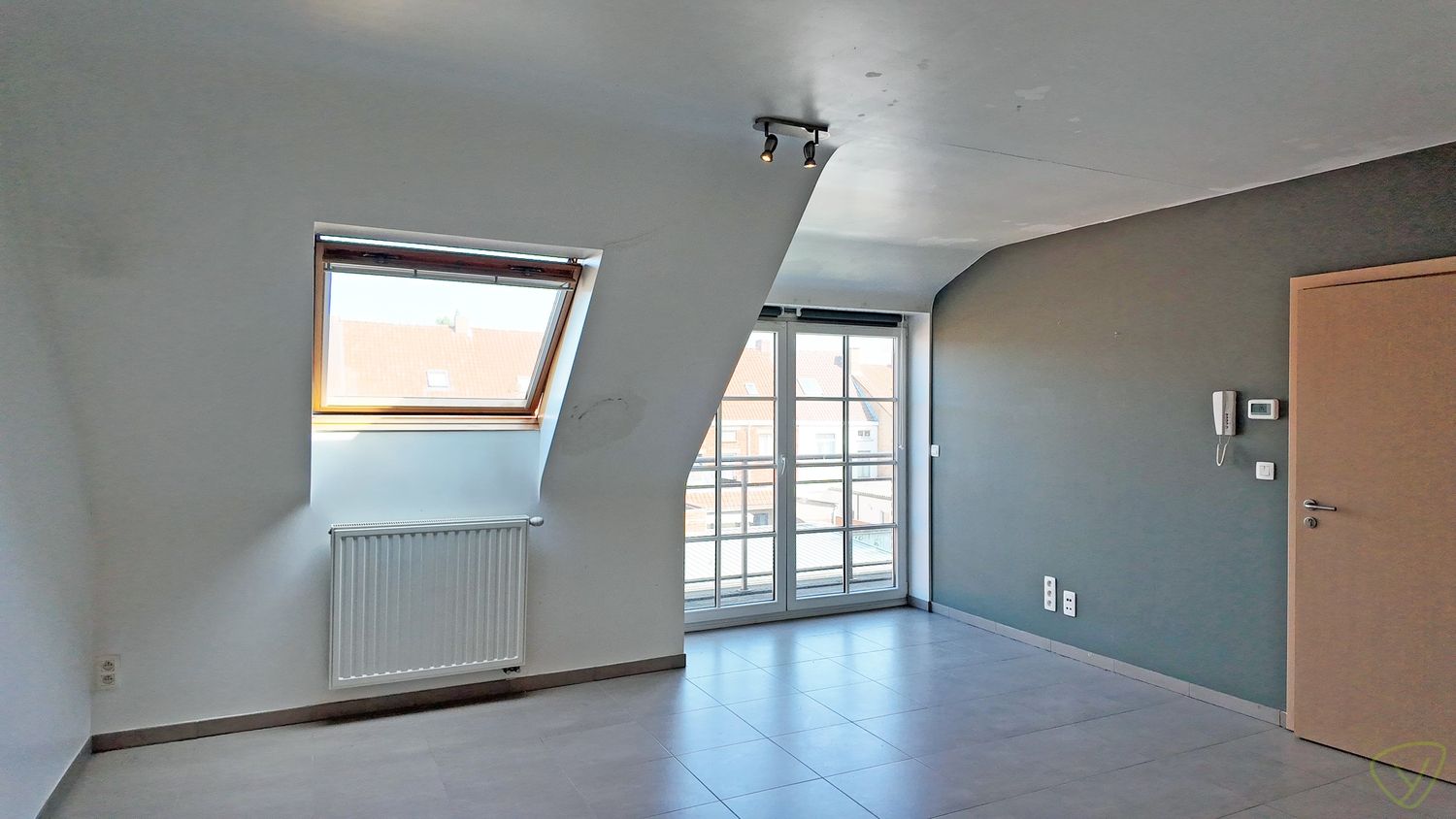 Gezellig duplex-appartement met terras en garage nabij centrum Eeklo foto 4