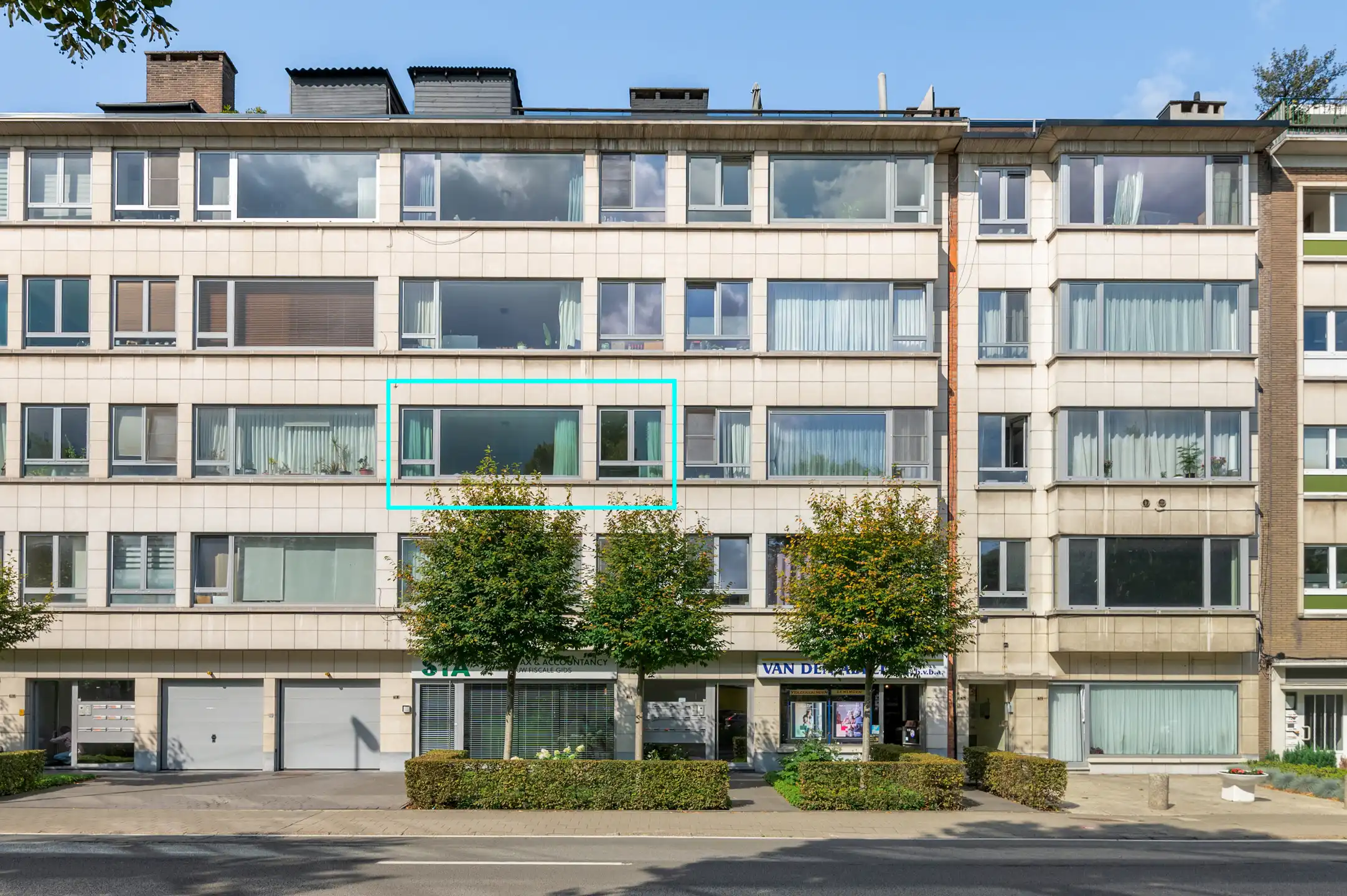 OP TE FRISSEN APPARTEMENT MET 2 SLAAPKAMERS EN TERRAS&nbsp; foto {{pictureIndex}}