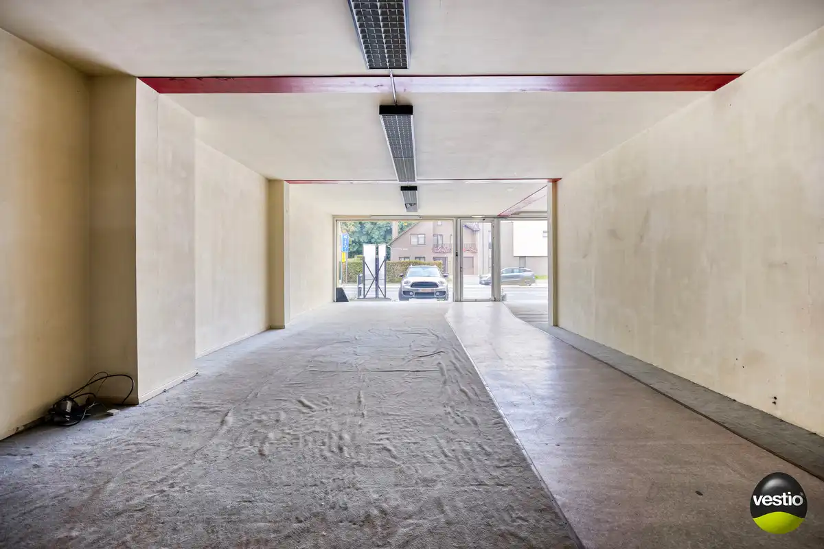 HANDELSPAND MET WOONST TE HOESELT NABIJ CENTRUM EN E313. foto 5