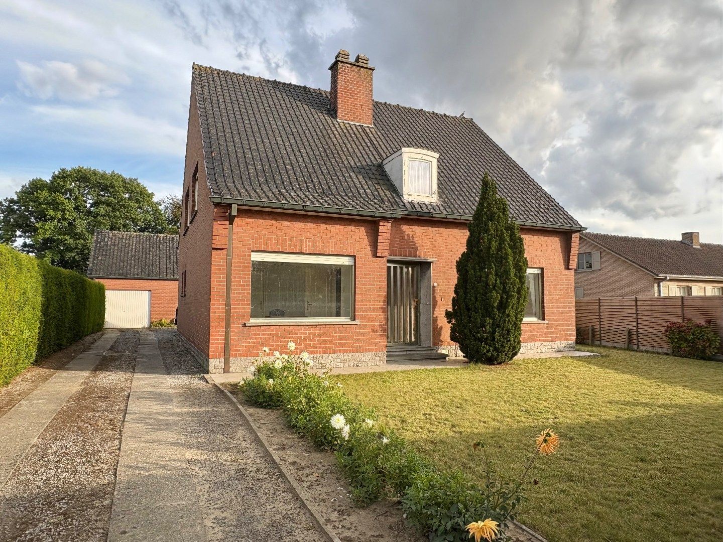 Alleenstaande woning te koop in Ooigem met 4 slaapkamers, een perceel van 1244m² en een vrijstaande grote garage foto 18