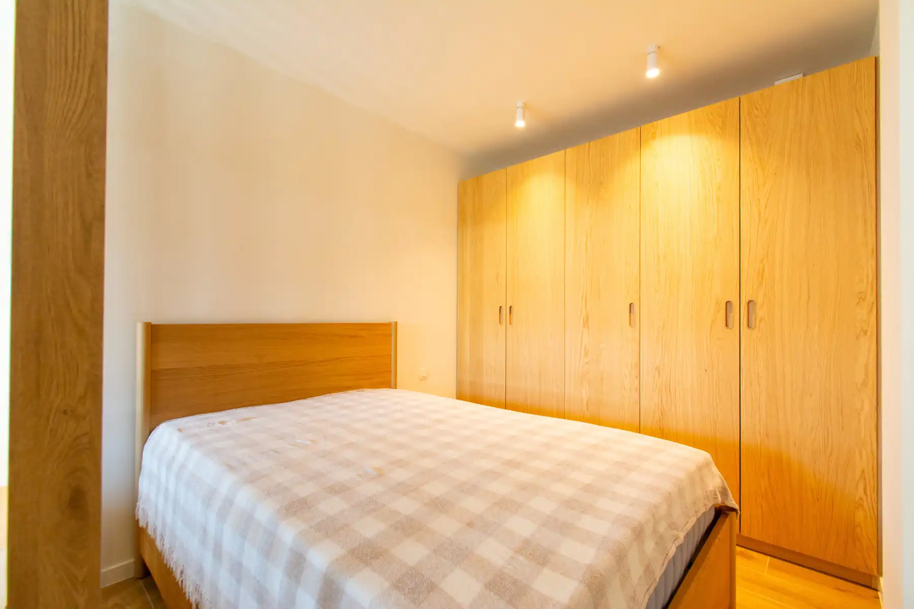 Gemeubelde studio met prachtig terrras foto 8