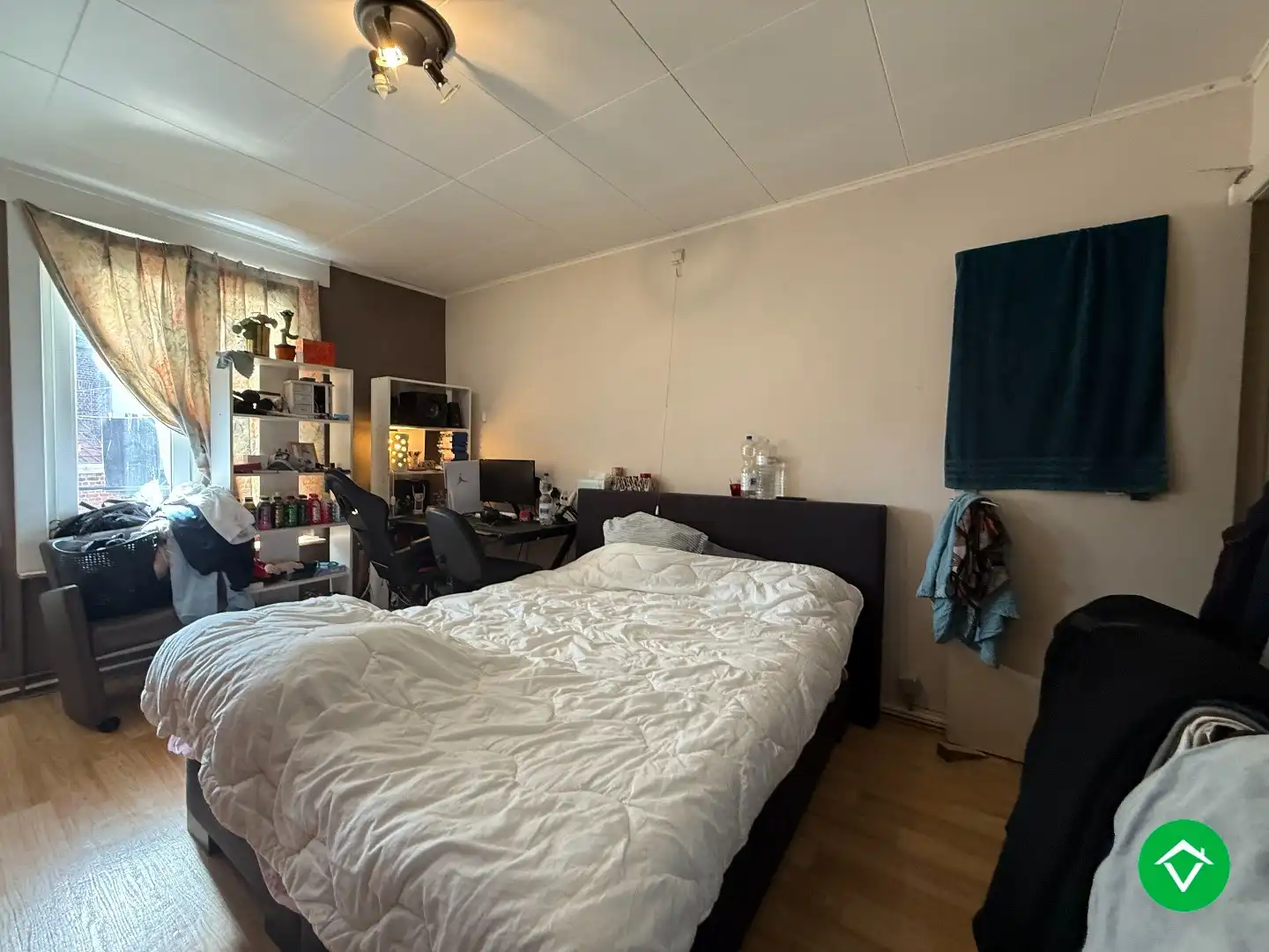 Rijwoning met 2 slaapkamers en koer te Roeselare foto 8