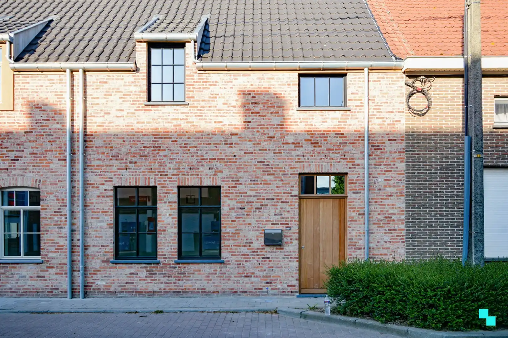 Aantrekkelijke nieuwbouwwoning te Staden foto {{pictureIndex}}
