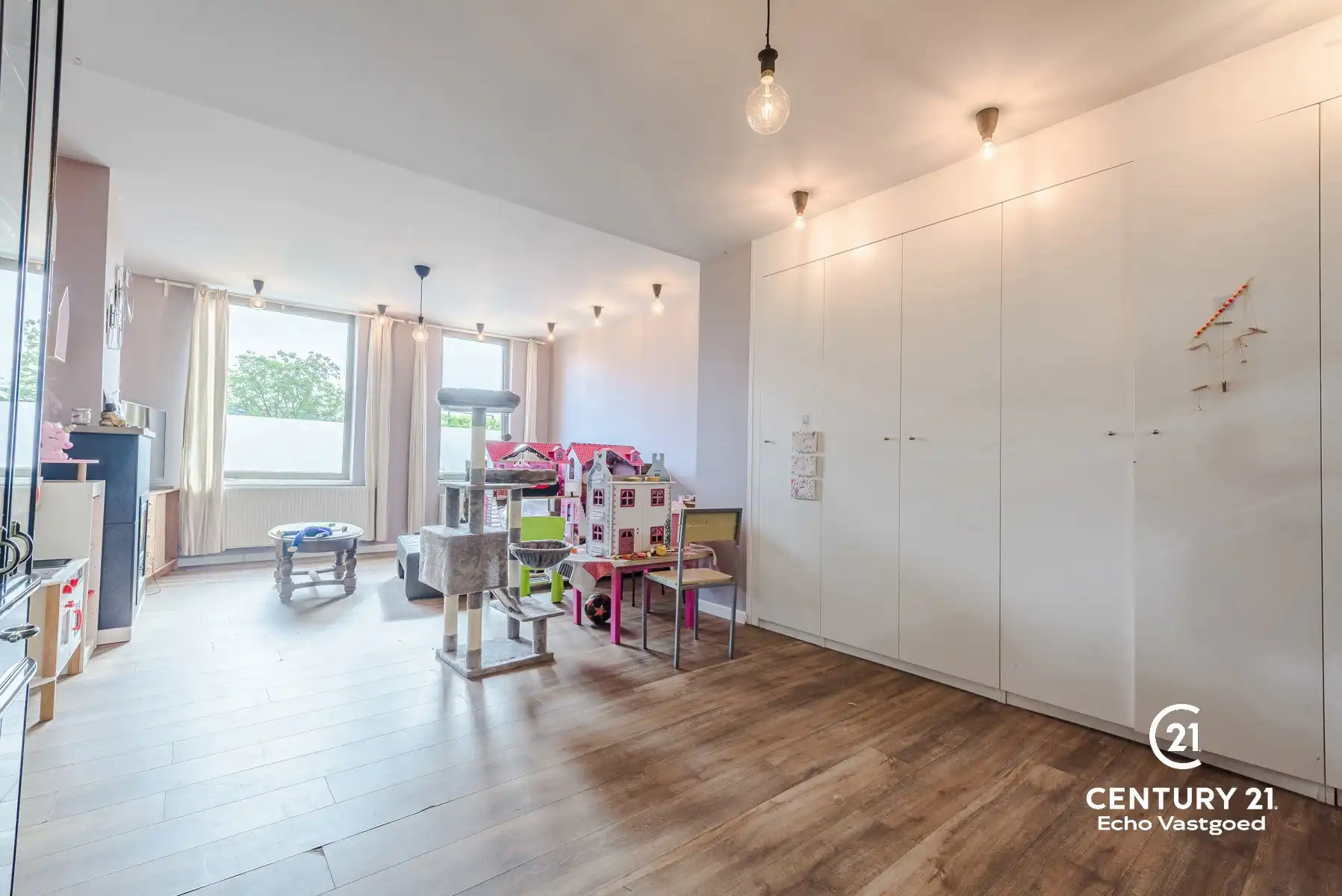 ruime woning met 4 slaapkamers op een fraai hoekperceel  foto 11