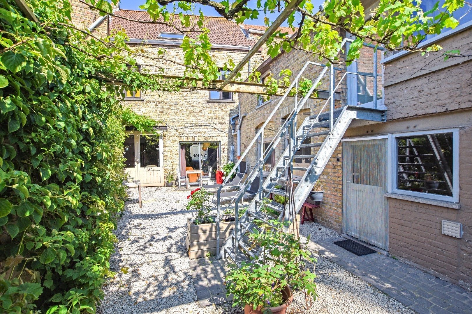 Statige woning met tal van mogelijkheden in centrum Diksmuide op 226 m² foto 5
