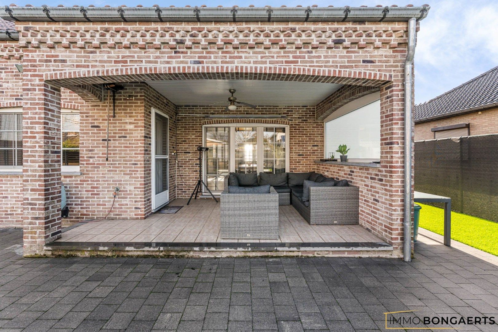 Instapklare woning met 4 slaapkamers en zwembad foto 27