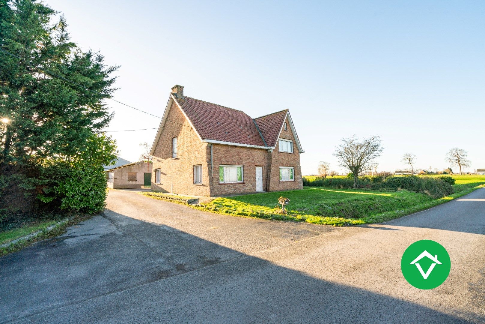 Authentieke hofstede in een landelijke omgeving te Koekelare foto 27