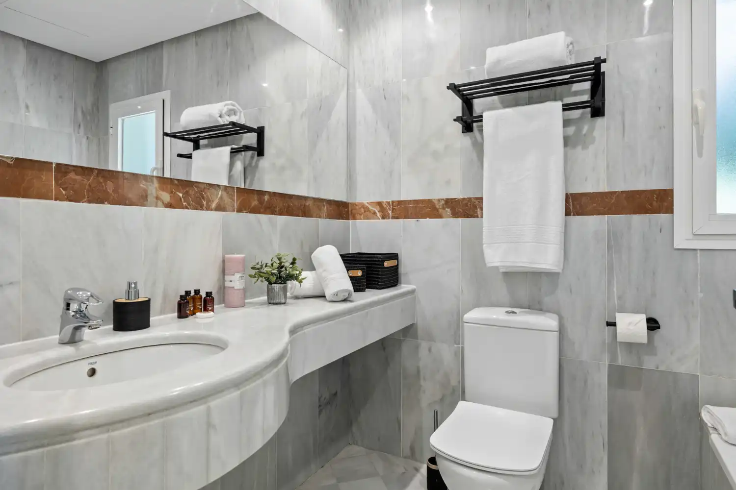 Riante villa bij het prachtige Los Flamingos te Benahavís, Spanje foto 42