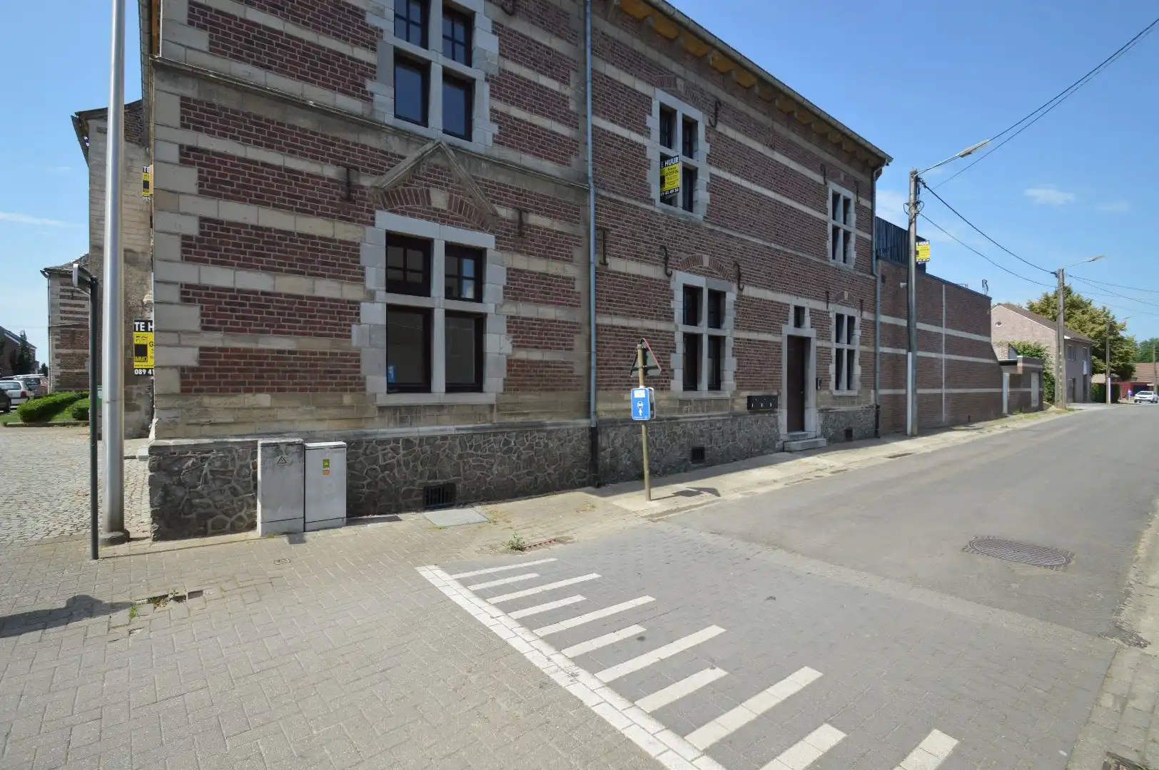 Uniek en luxueus duplex appartement (169 m²) met dakterras in de prachtig gerestaureerde historische "Hof de Mean" foto {{pictureIndex}}