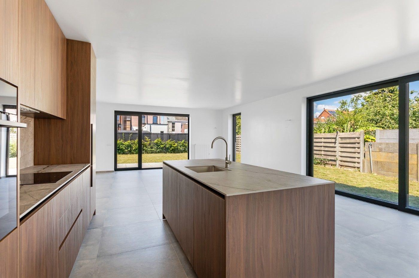Rustig gelegen nieuwbouwwoning met 3 slpk. en toffe tuin foto 11