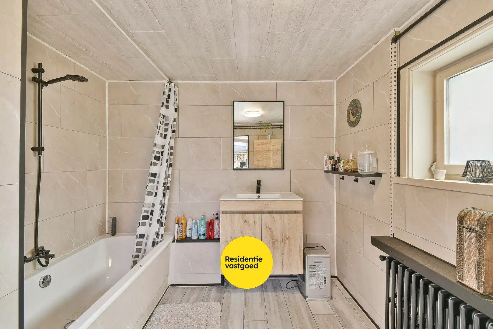 Woning met drie slaapkamers, garage en zonnige tuin foto 15