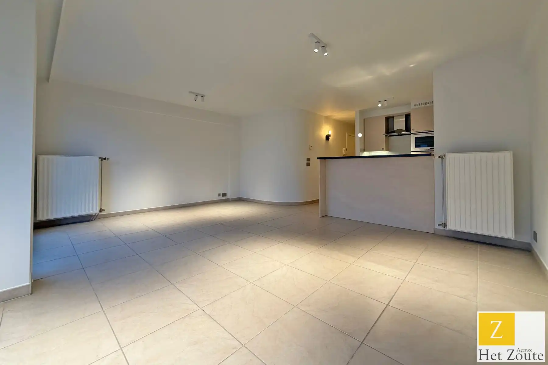 Opgefrist appartement op toplocatie - centrum Knokke foto 4