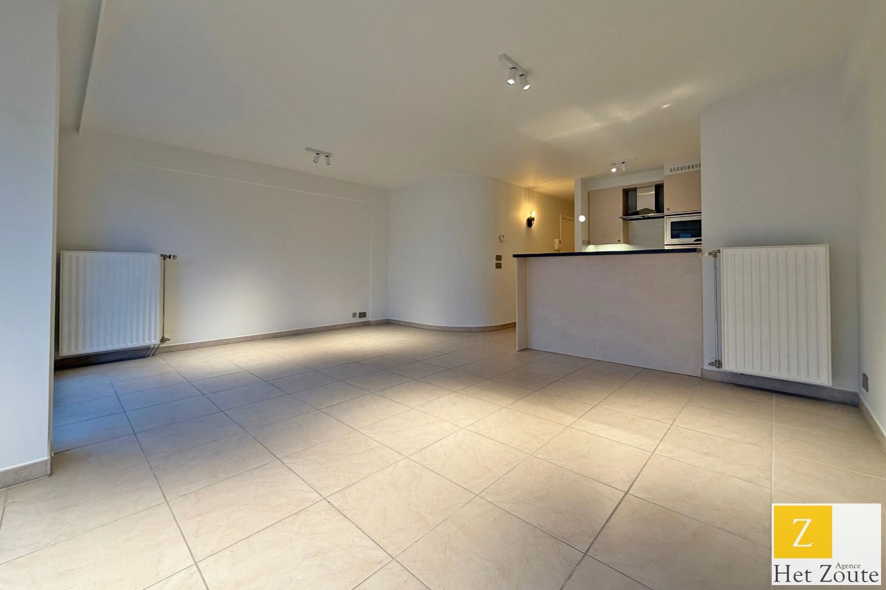 Opgefrist appartement op toplocatie - centrum Knokke foto 4