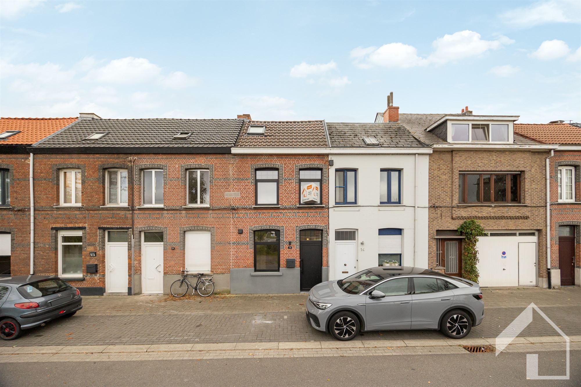 Prachtig gerenoveerde rijwoning! foto {{pictureIndex}}