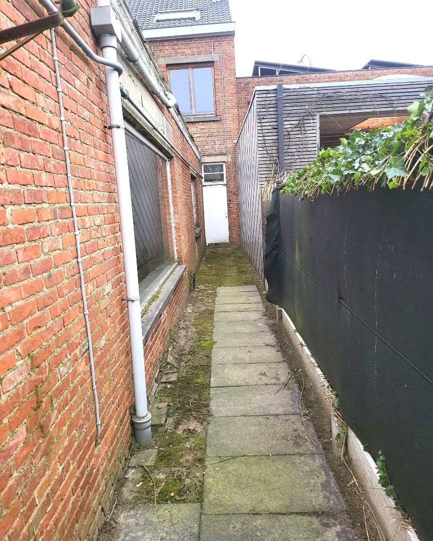 Te renoveren (handels-)woning. foto 18