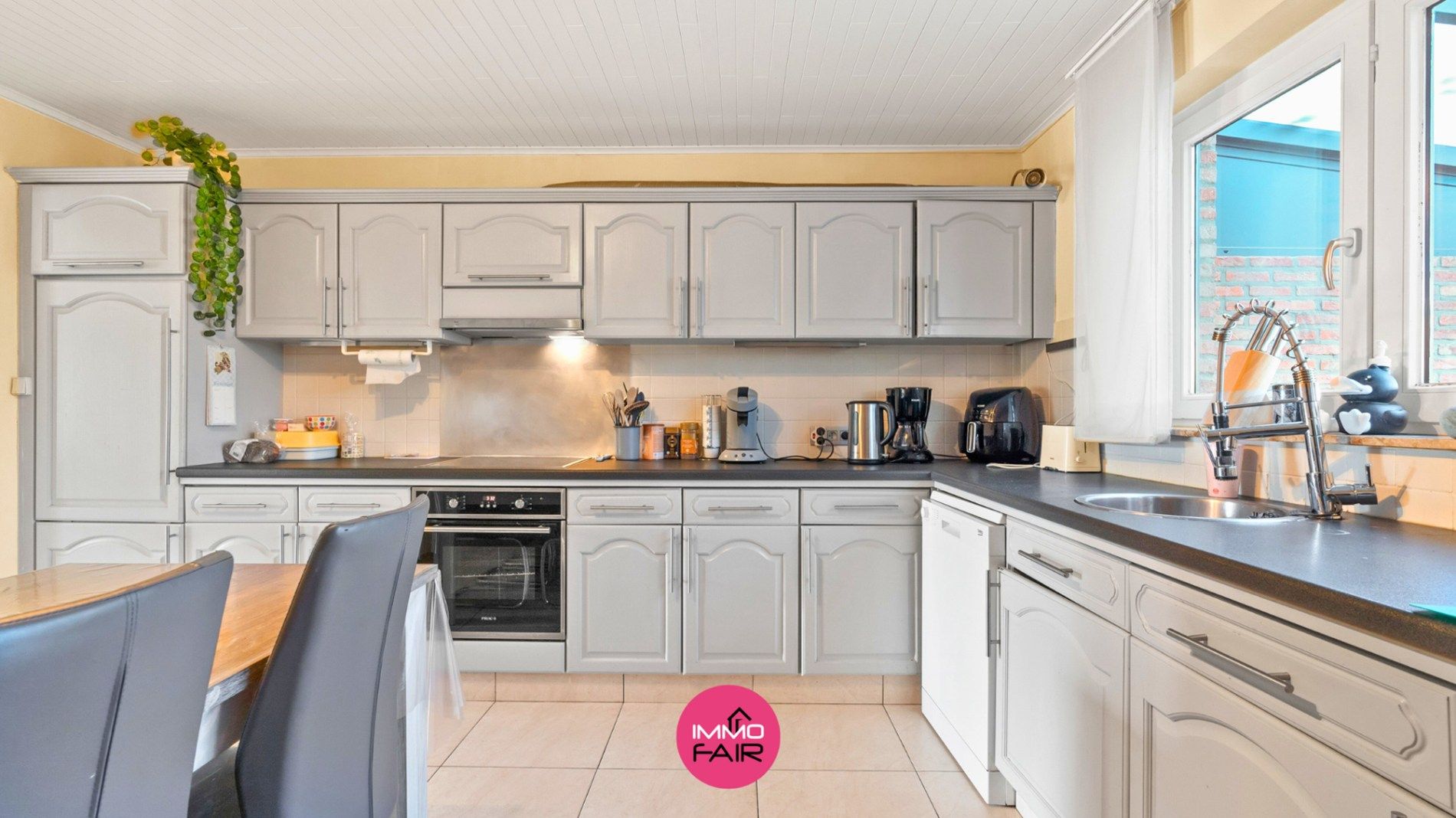 Ruime gezinswoning op geliefde locatie! foto 7