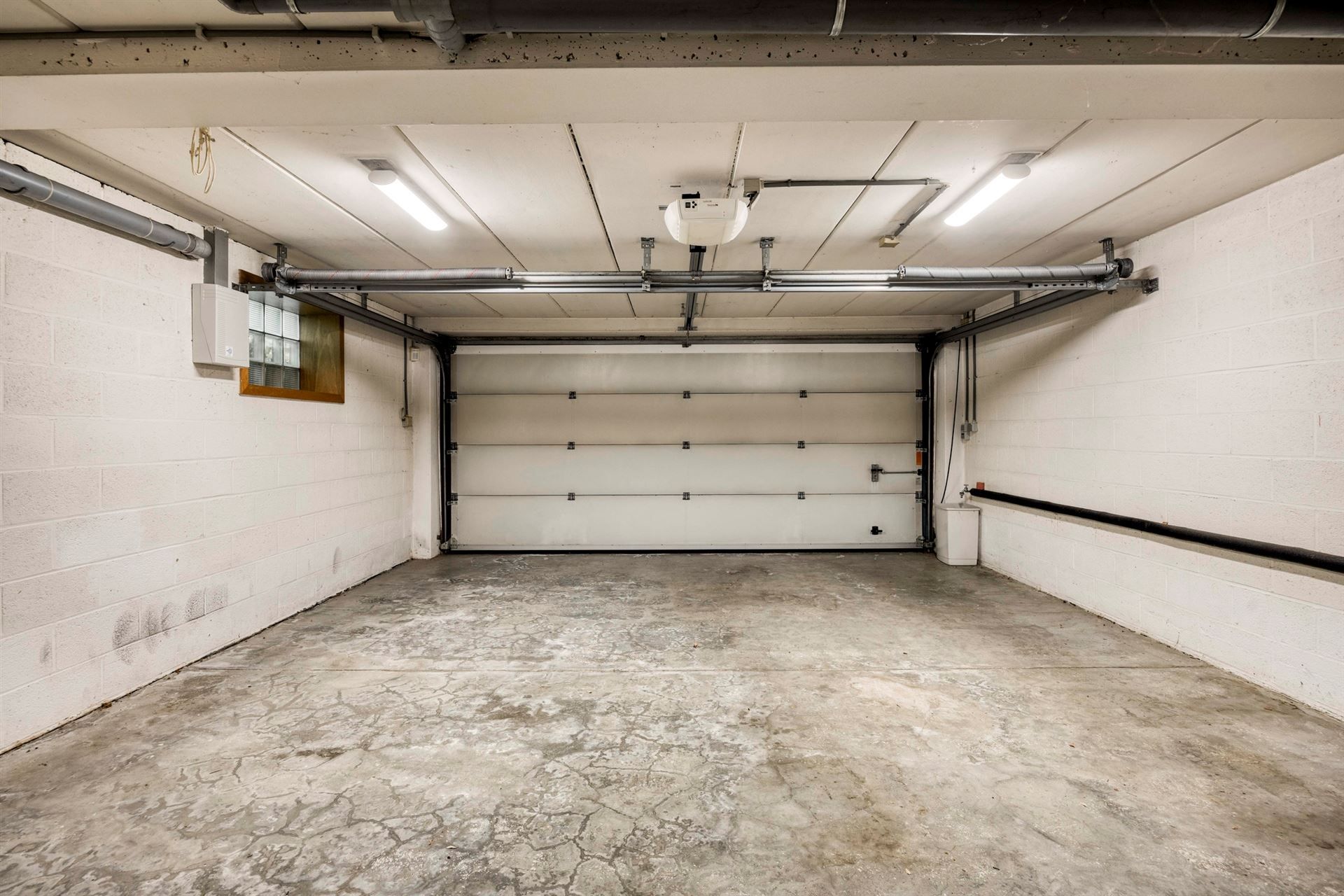 Prachtige moderne villa in rustige wijk foto 27