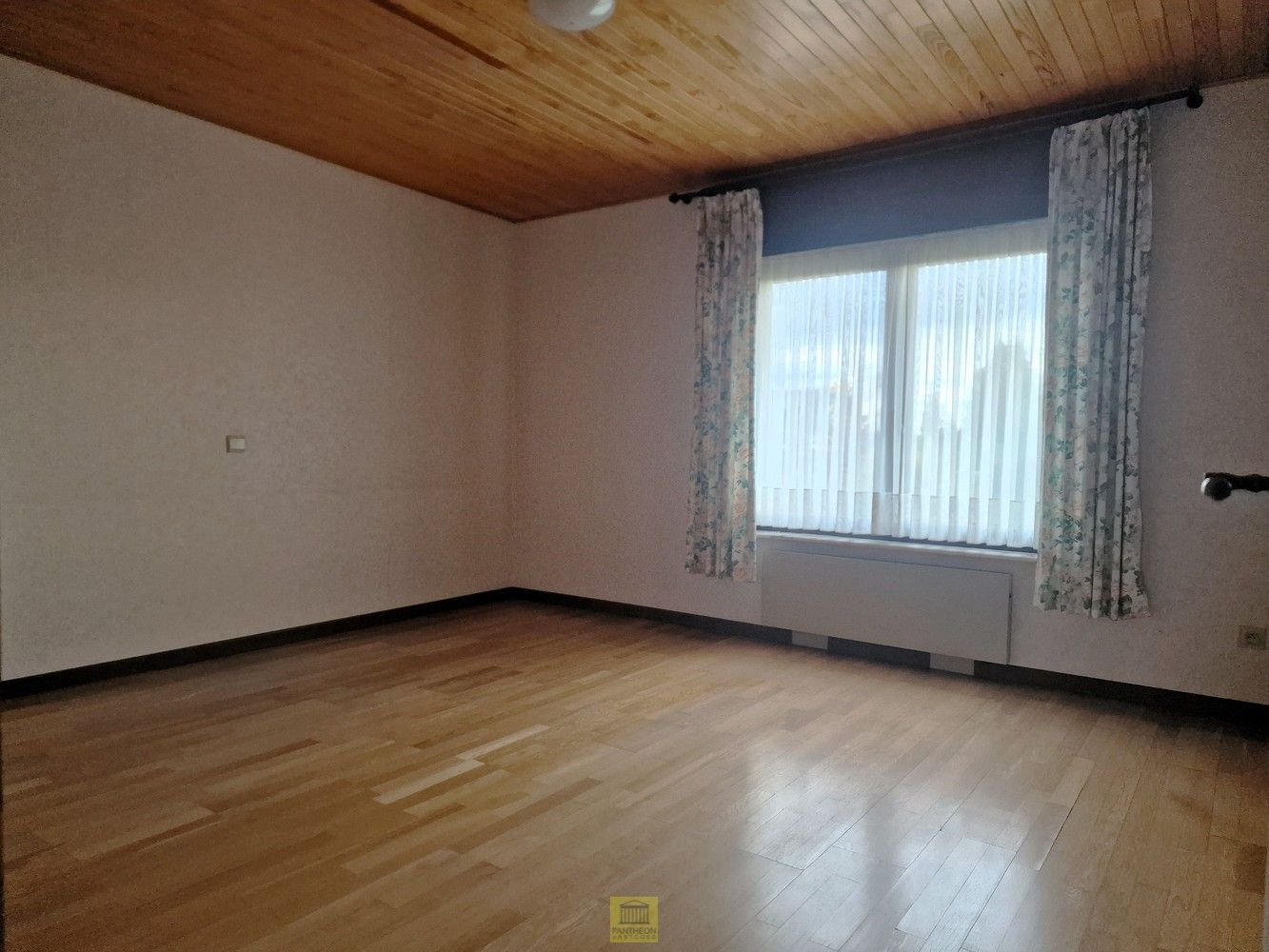 Degelijke halfopen bebouwing, rustig gelegen! foto 21