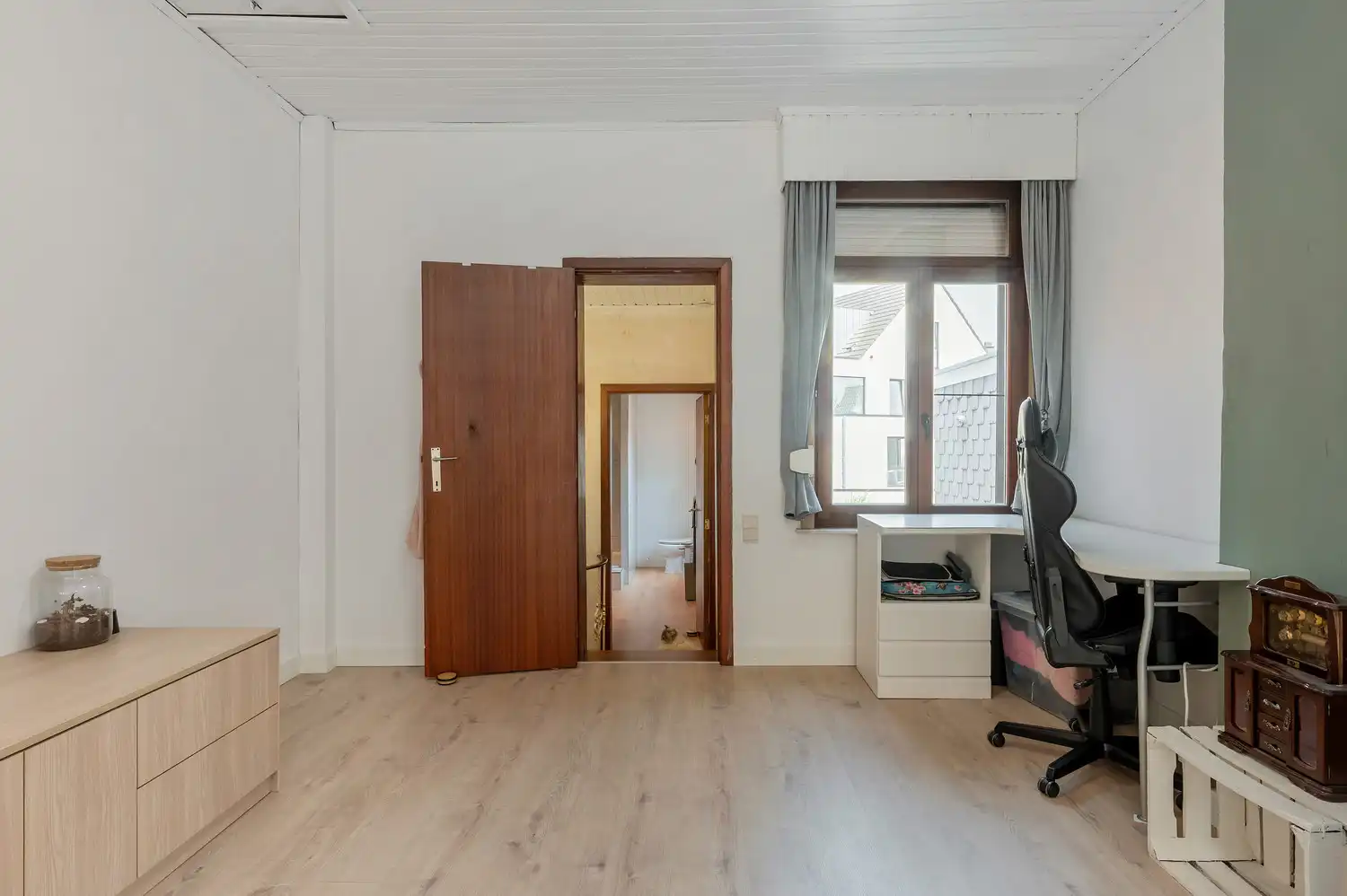 Te renoveren rijwoning met stadstuin op topligging. foto 21