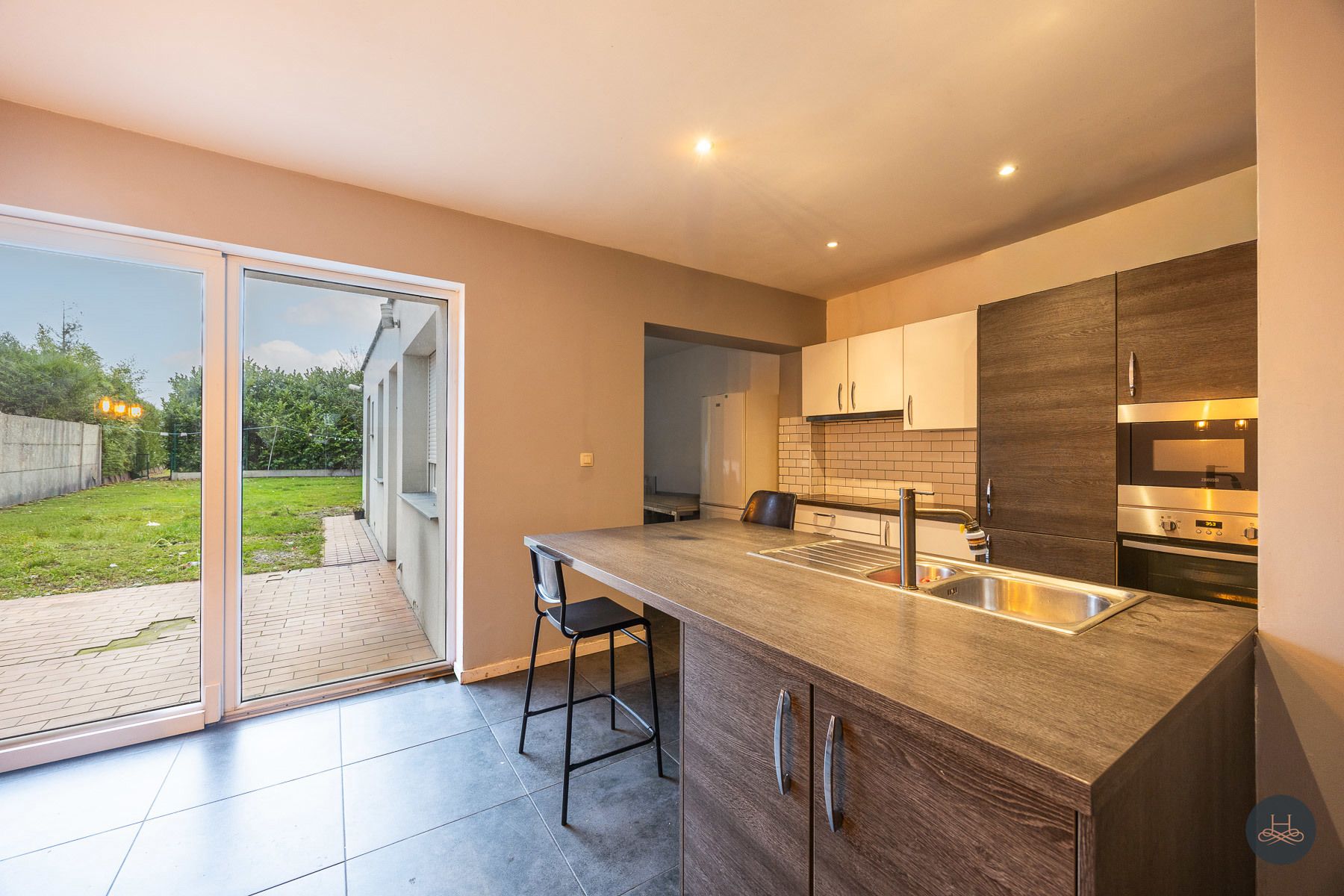 Ruime moderne woning met 4 slaapkamers foto 8