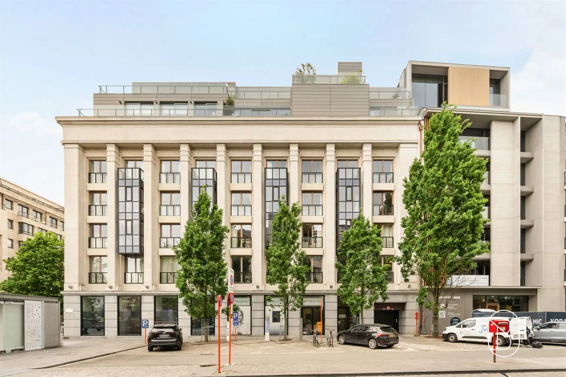 Topgelegen kantoorruimte van 450m2, veel potentieel foto {{pictureIndex}}