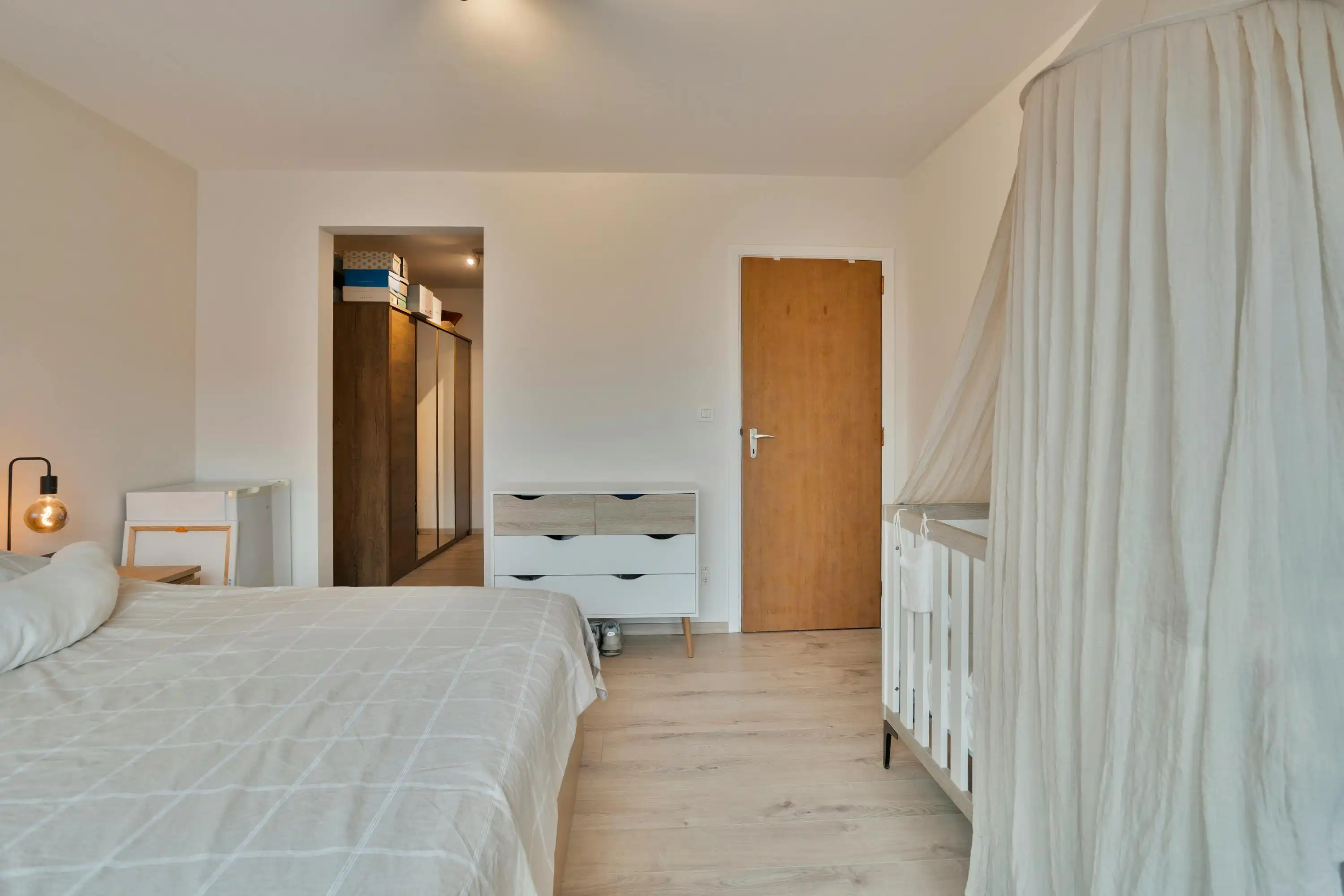Instapklaar appartement vlakbij het Rivierenhof te koop! foto 18