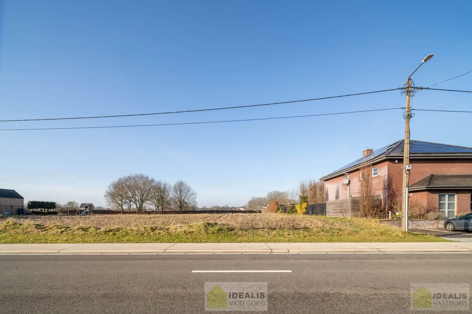 KNAPPE BOUWKAVEL (16A93CA) VOOR OPEN BEBOUWING OP EEN TOPLOCATIE, IN HET RUSTIG GELEGEN GROTE-BROGEL (PEER)! Deze bouwkavel met een oppervlakte van 16a 93ca biedt de mogelijkheid voor het bouwen van een prachtige eengezinswoning met aan de achterzijde van het perceel een prachtige vergezicht. De kavel is gelegen vlak bij de dorpskern van het gezellige Grote-Brogel en op enkele autominuten verwijderd van de centra van Peer, Kaulille, Bocholt en Bree. Ideaal voor zij die op zoek zijn naar een ruim perceel voor open bebouwing. foto 7