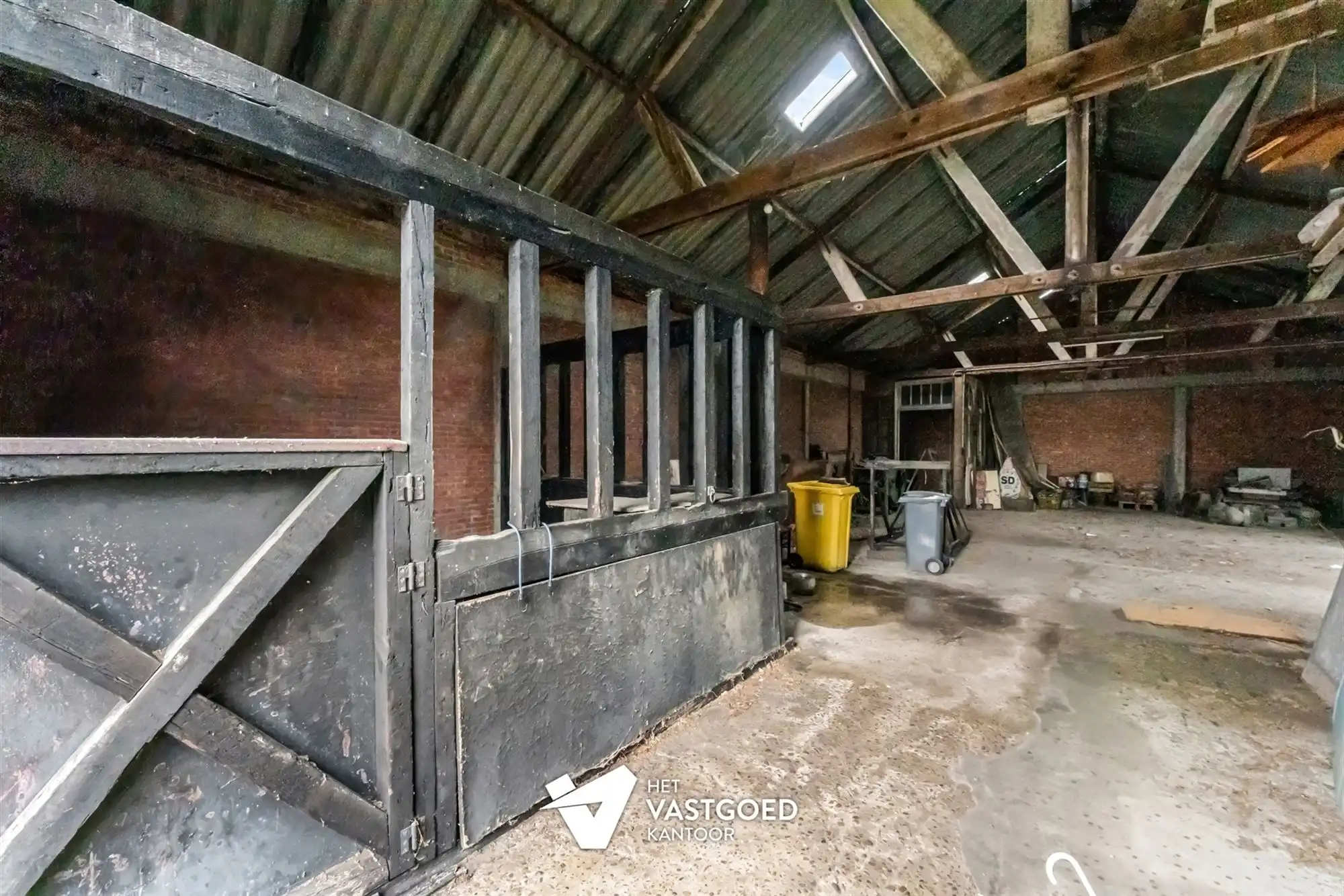 PRACHTIGE, STATIGE WONING IN CENTRUM MET ENORM POTENTIEEL foto 23