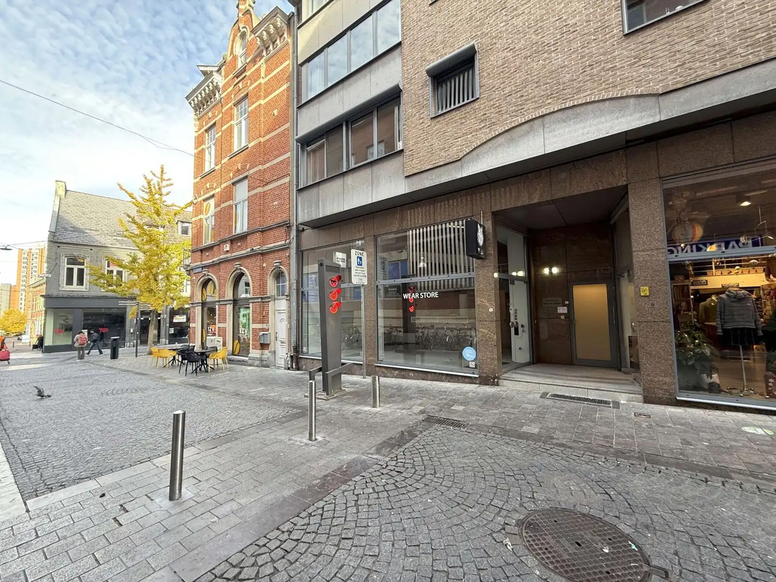 Handelsgelijkvloers tussen Bondgenotenlaan en Diestsestraat foto {{pictureIndex}}