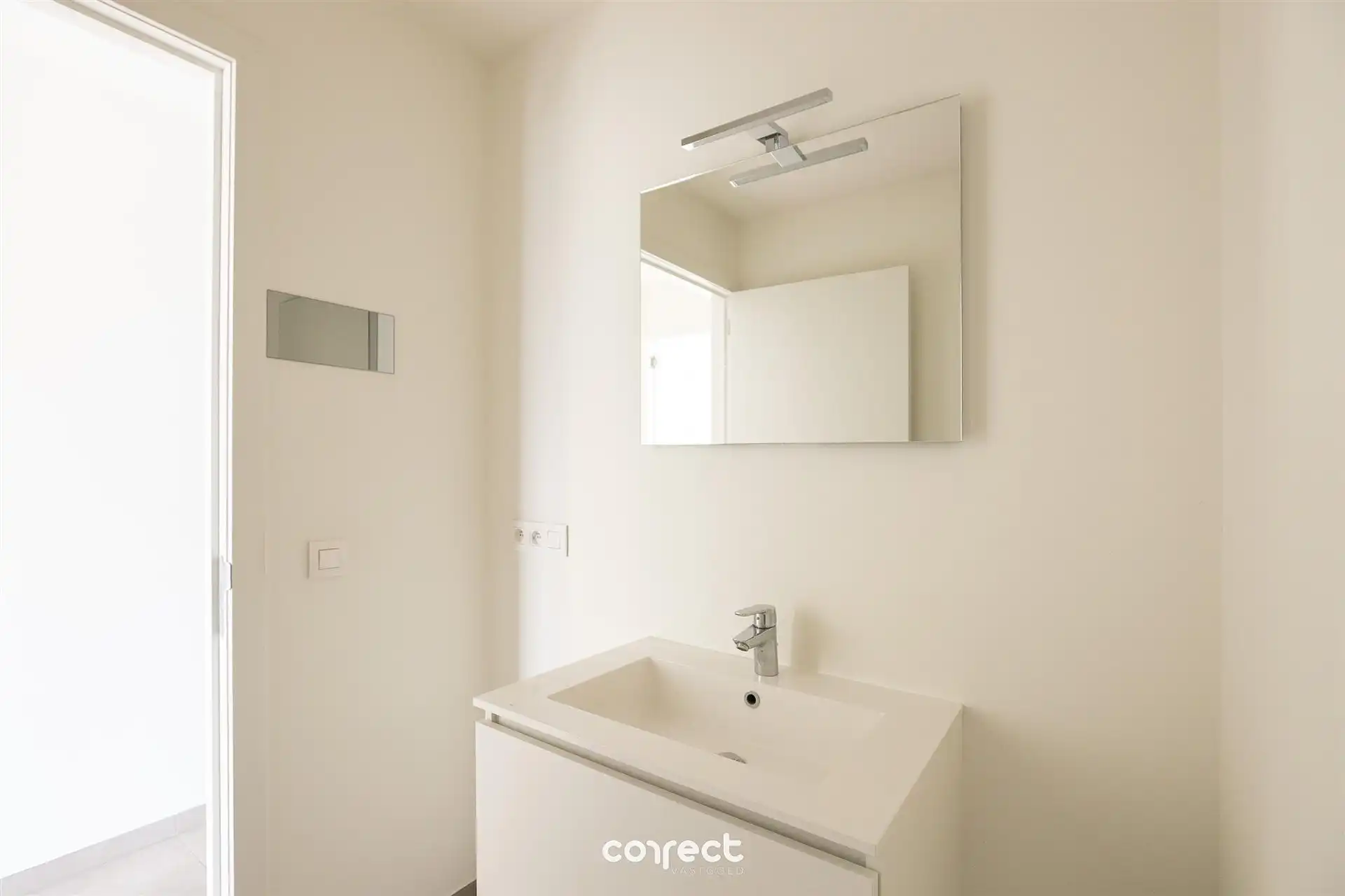 Instapklaar en verzorgd appartement met twee slaapkamers en garage. foto 10