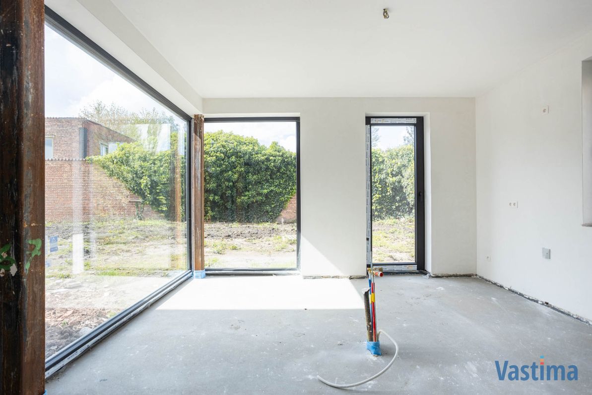 Nieuwbouw halfopen woning met 3 slaapkamers, garage en tuin foto 9