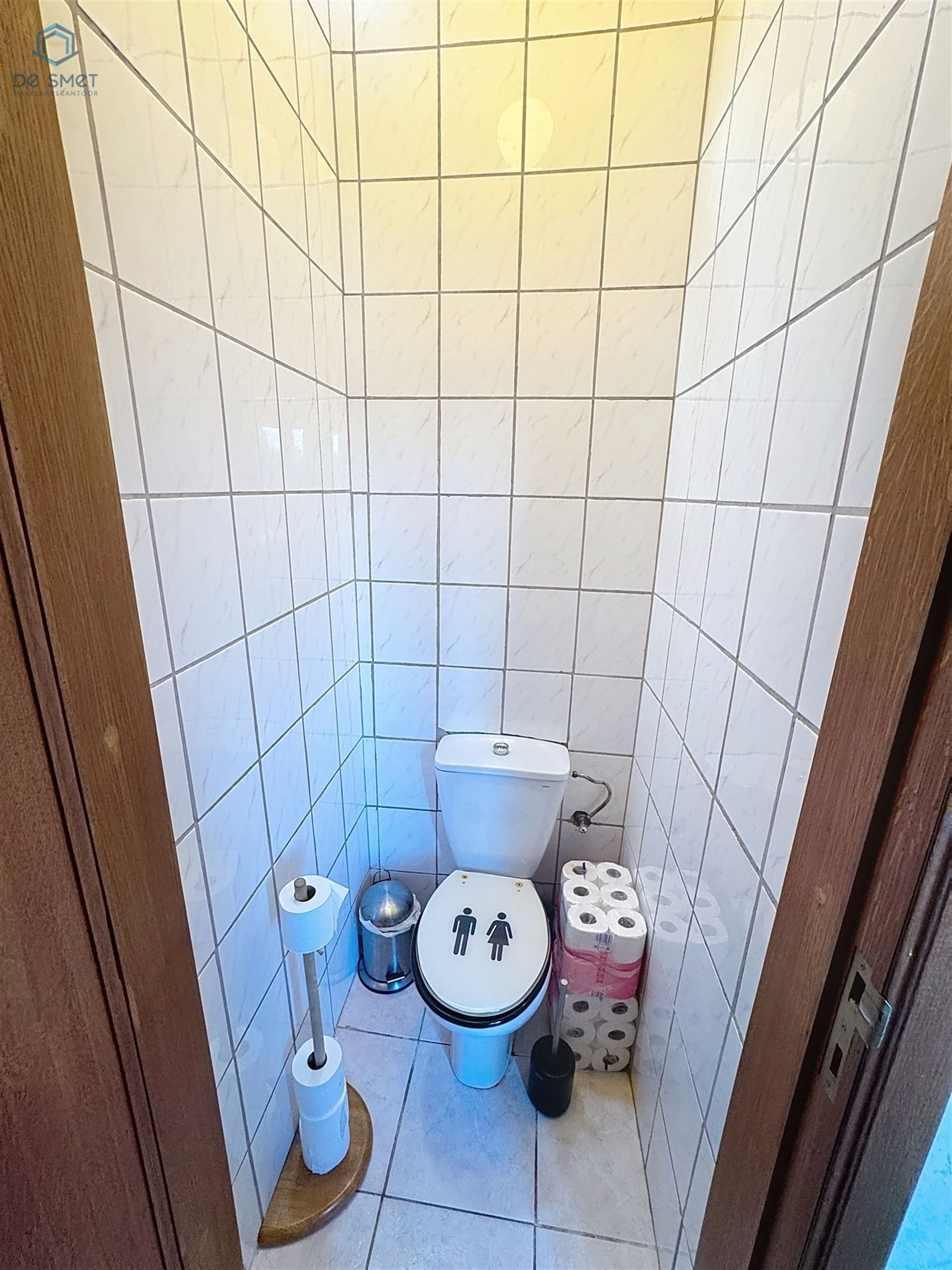 Rustige woning met handelsruimte/loods, 2 slaapkamers en dubbele garage in Beert foto 6