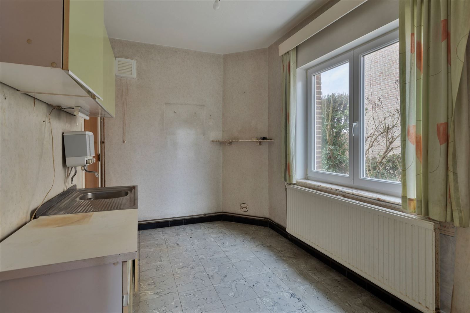 Woning met 3 à 4 slpks, tuin en garage te Buizingen foto 9