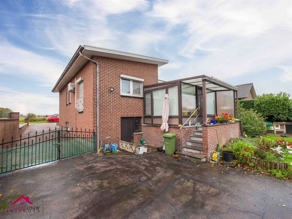 Goed onderhouden, op te frissen woning foto 7