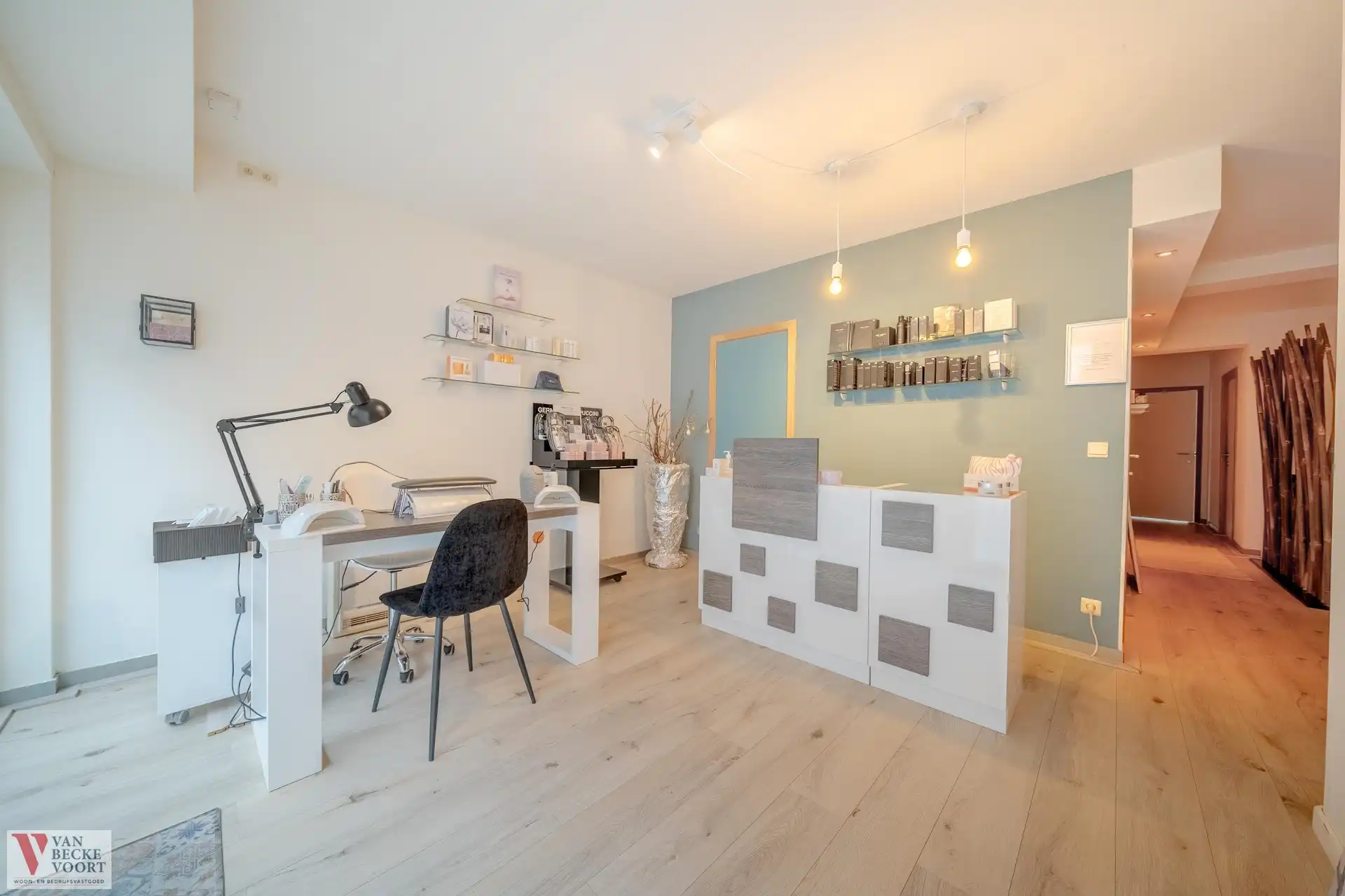 Handelsgelijkvloers 110m² Bredene foto 3