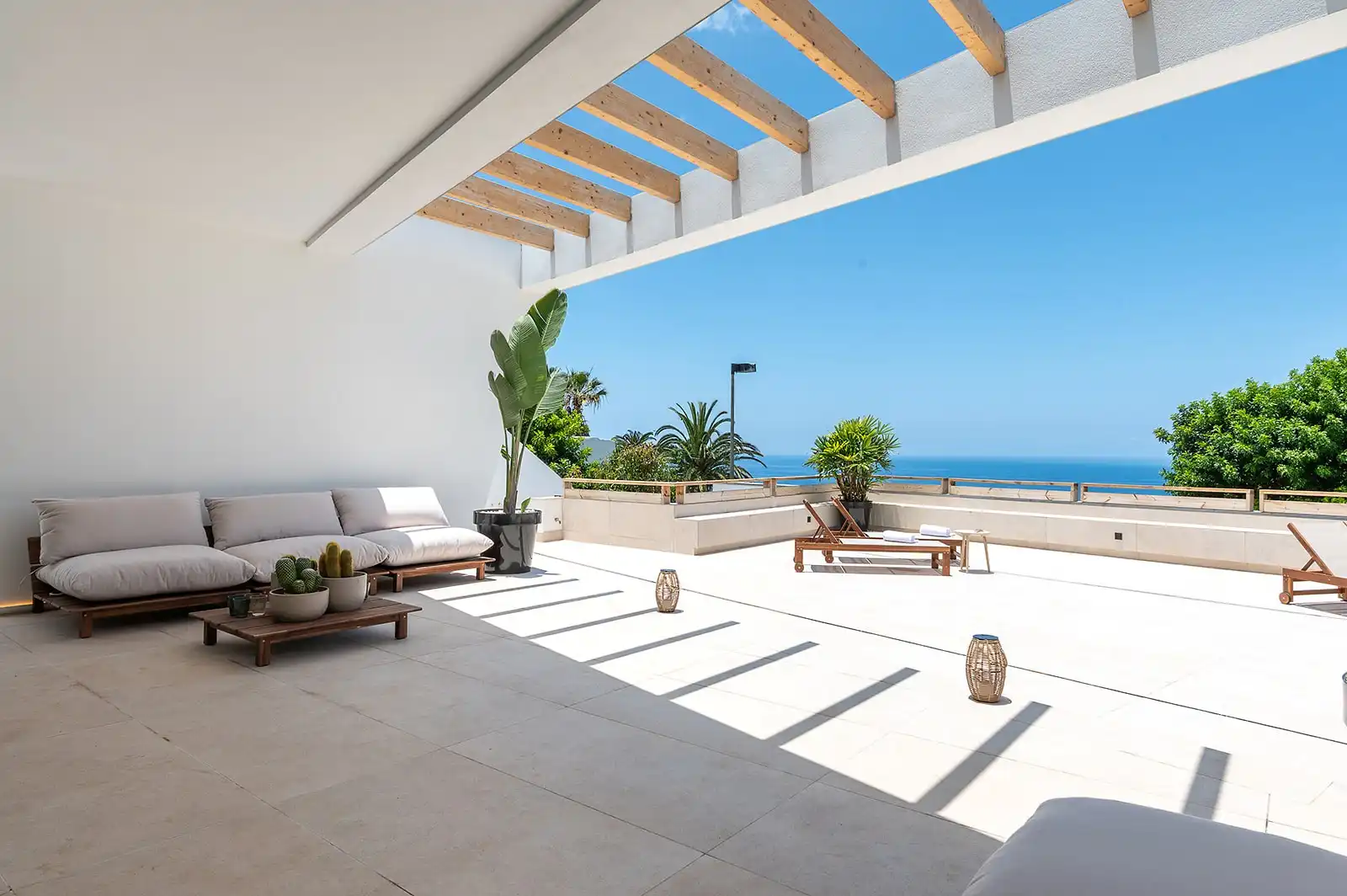 Gloednieuwe luxe villa met infinity pool en zeezicht in El Sauzal, Noord-Tenerife foto 6