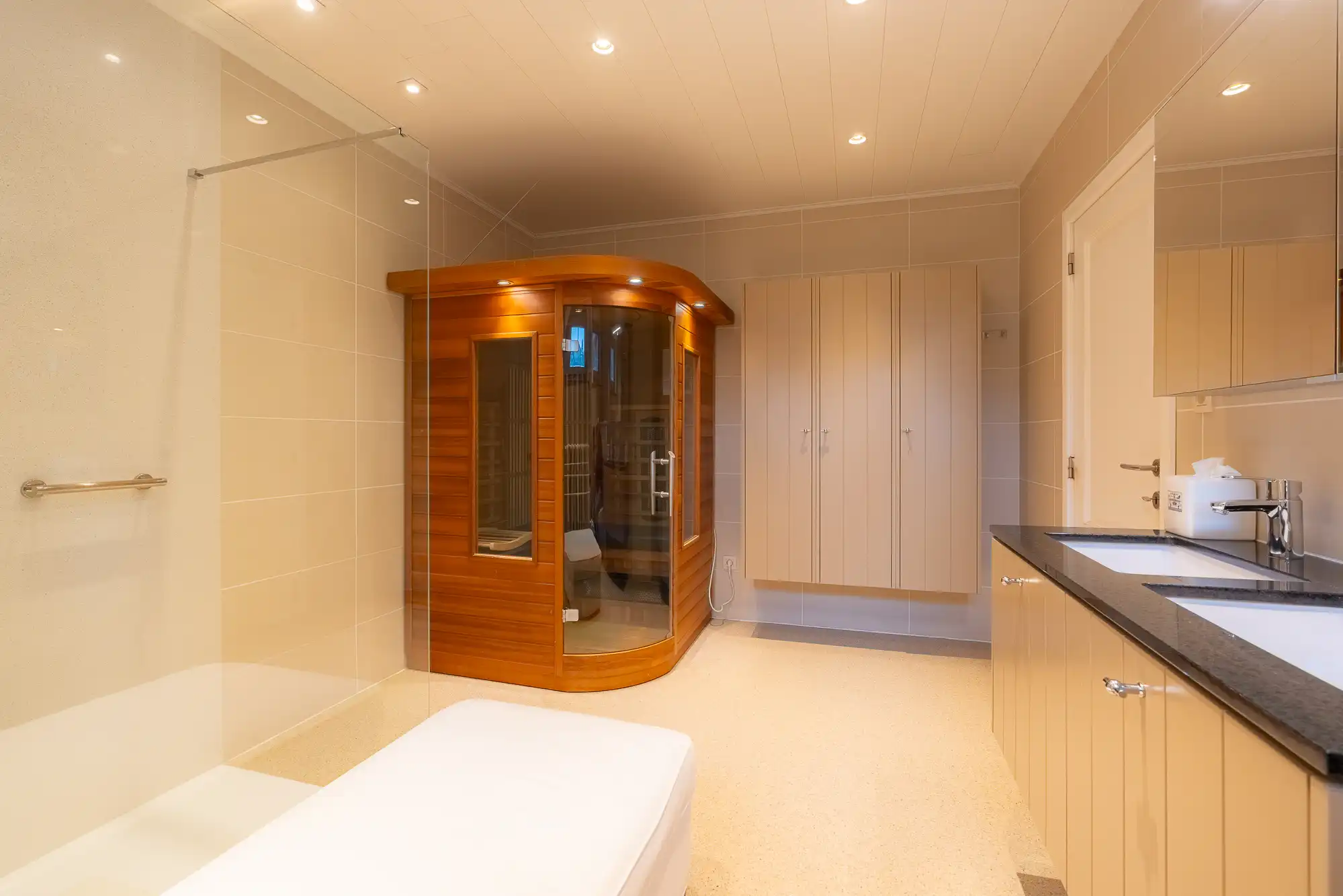 Ruime villa met bureau, veranda en wellness in Averbode foto 15