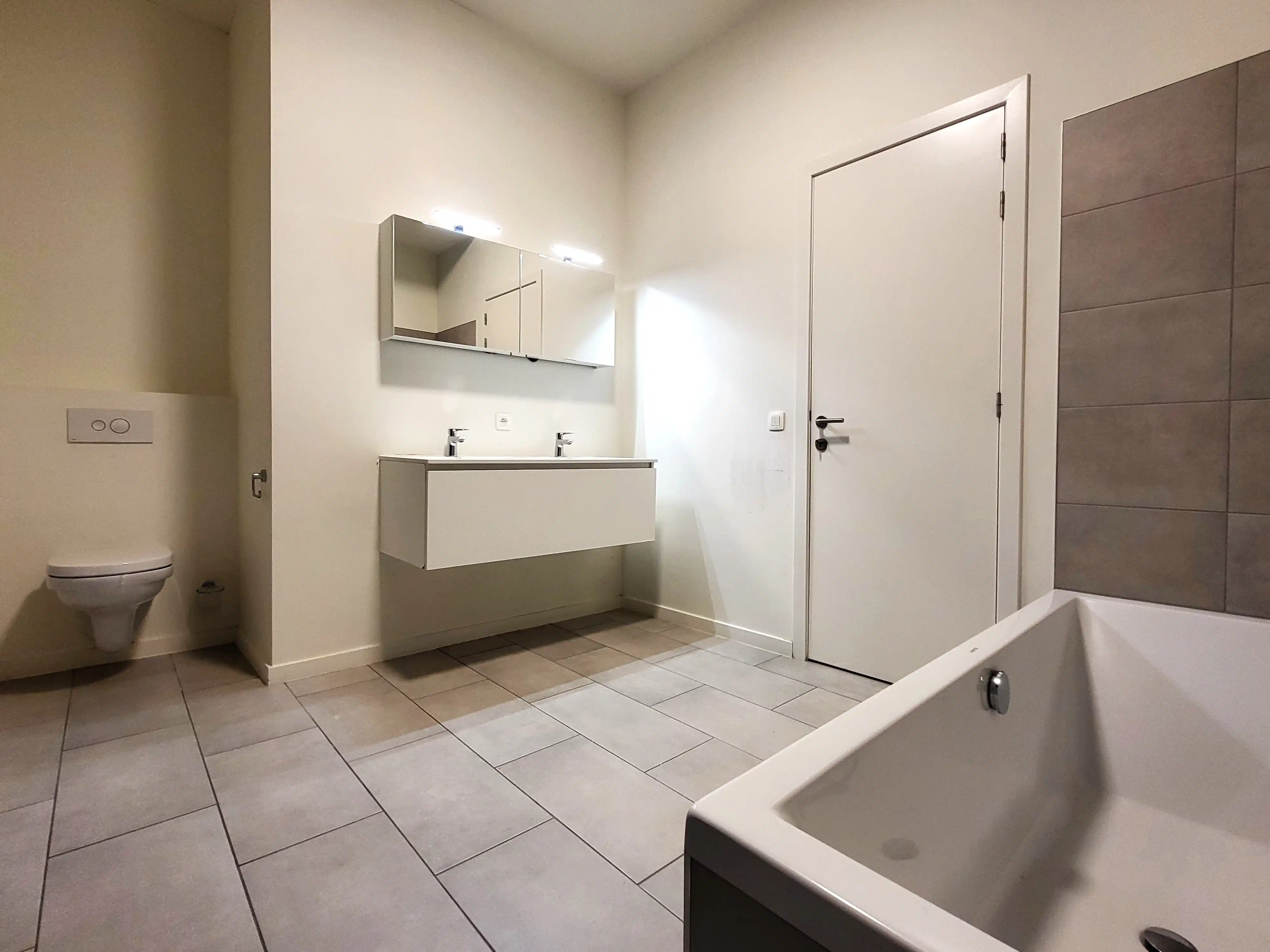 Prachtig energiezuinig appartement met 2 slaapkamers en zonnig balkon, in het centrum van de Stad Gent.  foto 17