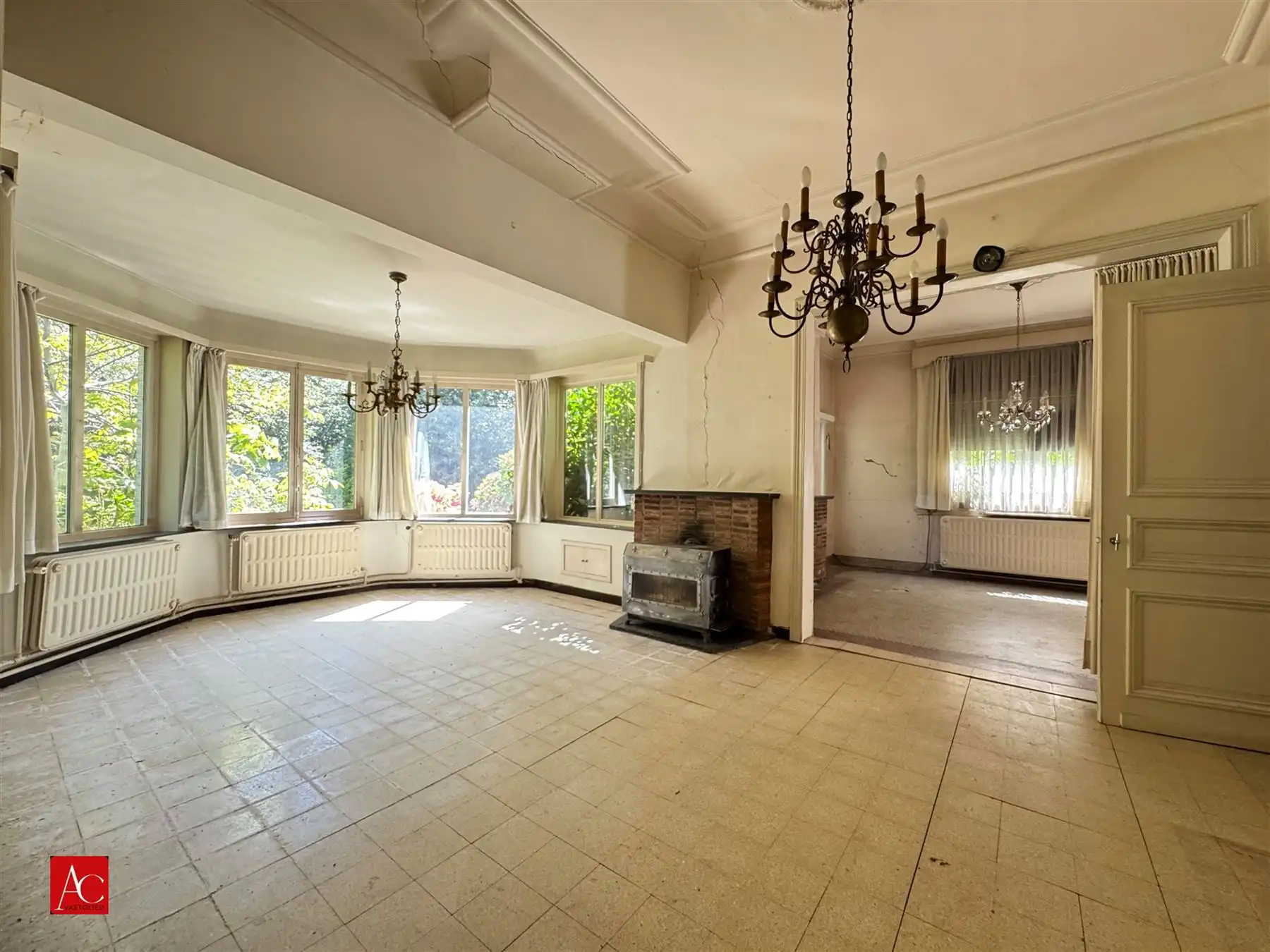 Renovatiewoning op ruim perceel of projectgrond foto 15